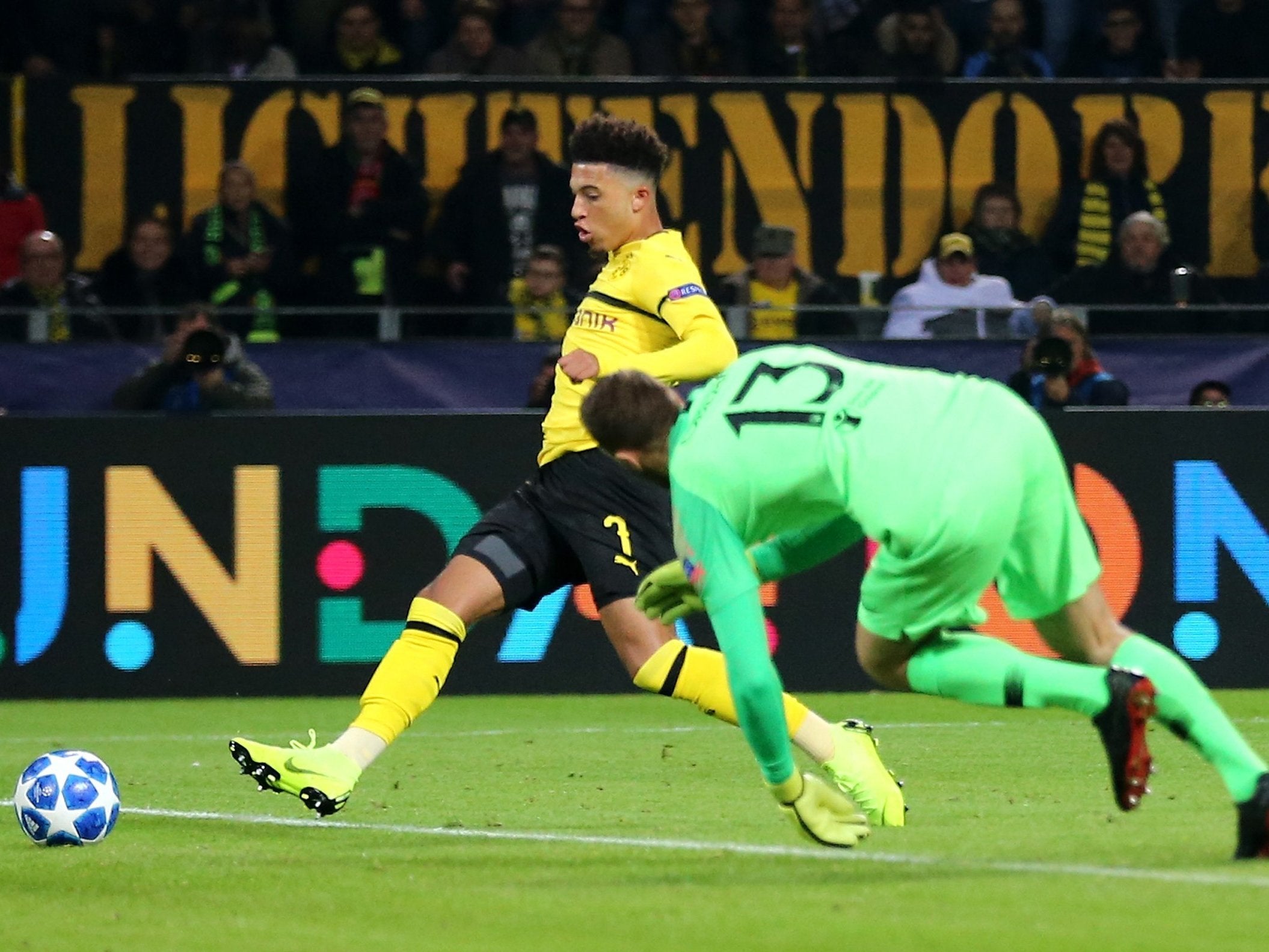 Jadon Sancho scores Dortmund's third goal of the game