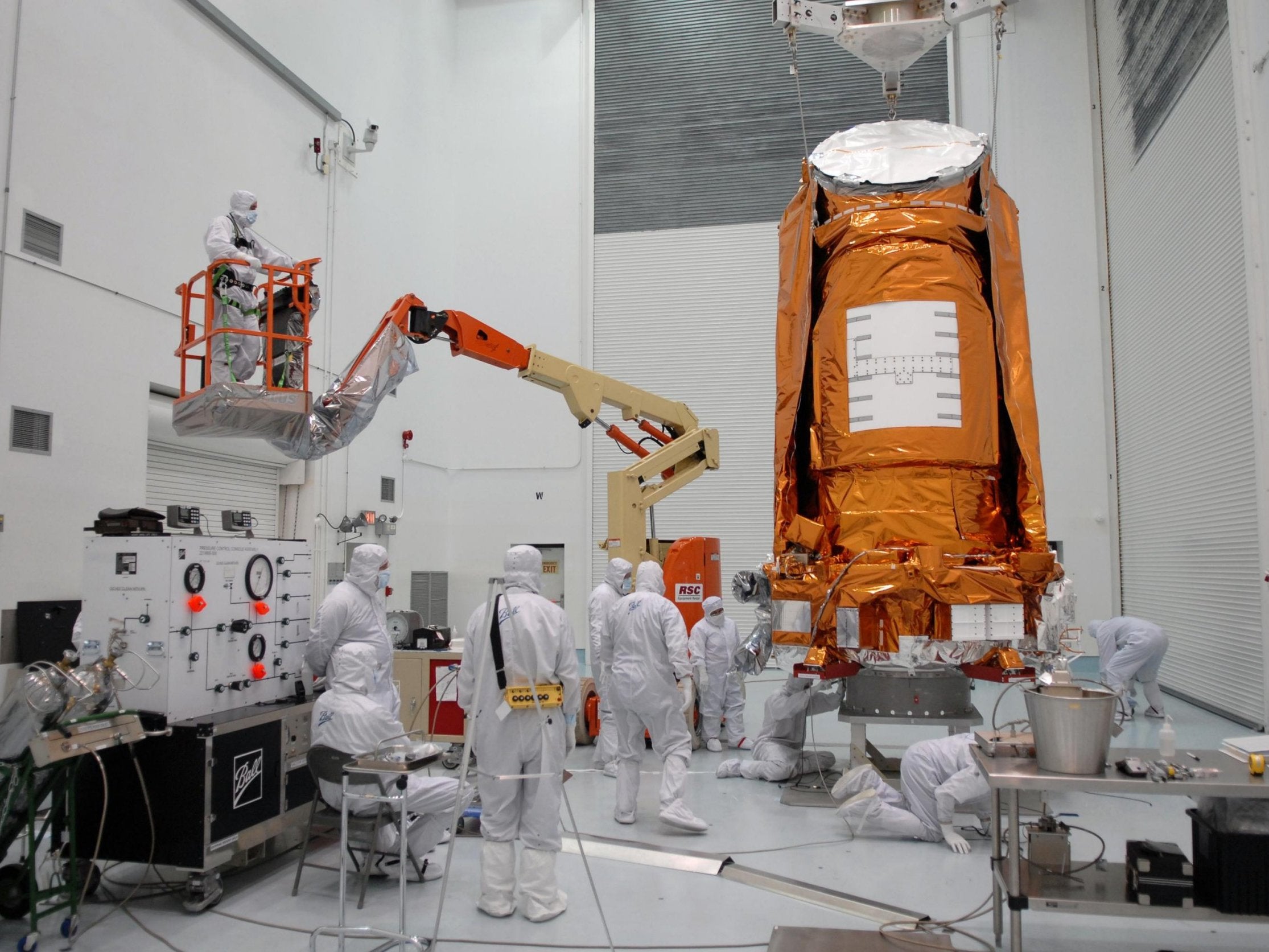 The Kepler spacecraft on a stand for fueling on February 3, 2009 (AFP/Getty/Nasa )