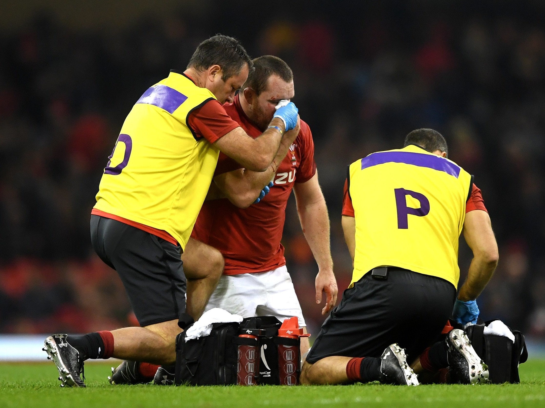 Ken Owens needed treatment after a heavy blow to the head