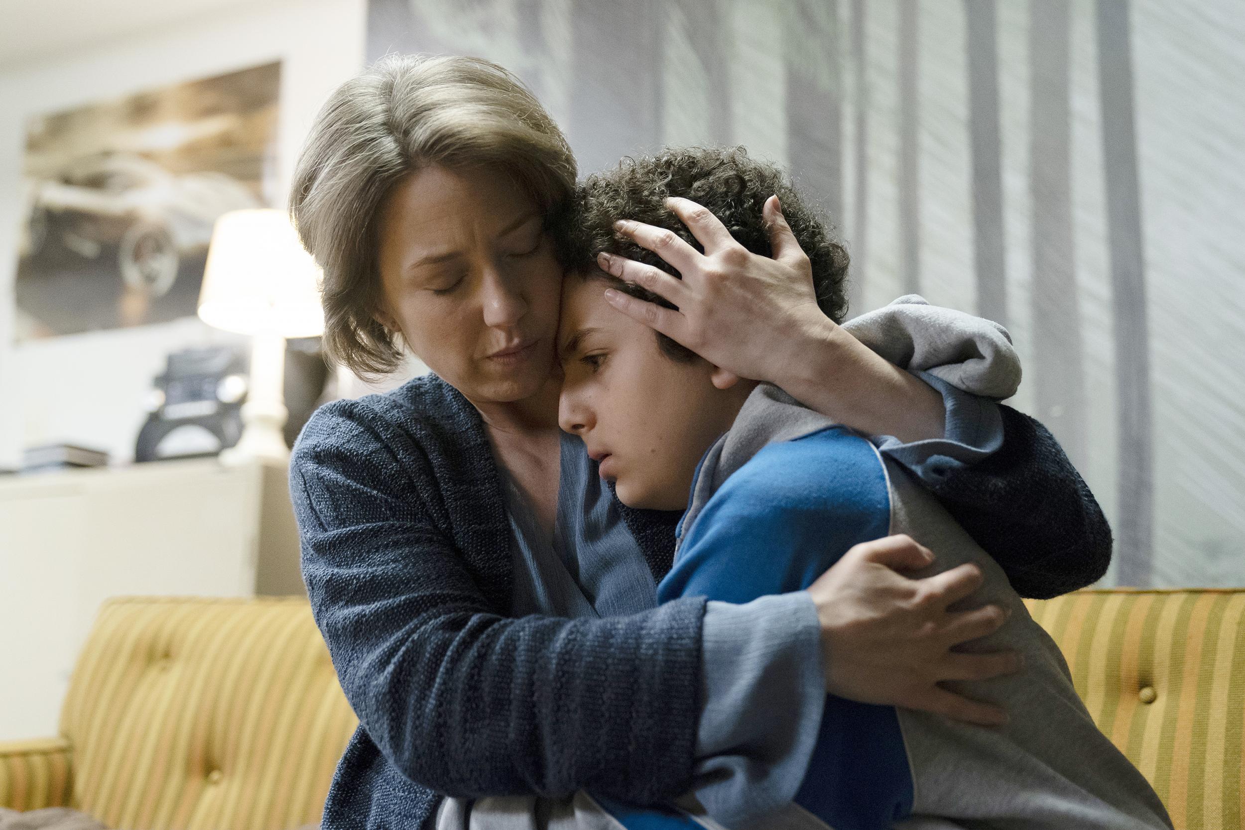 Carrie Coon as Vera Walker, Elisha Henig as Julian Walker