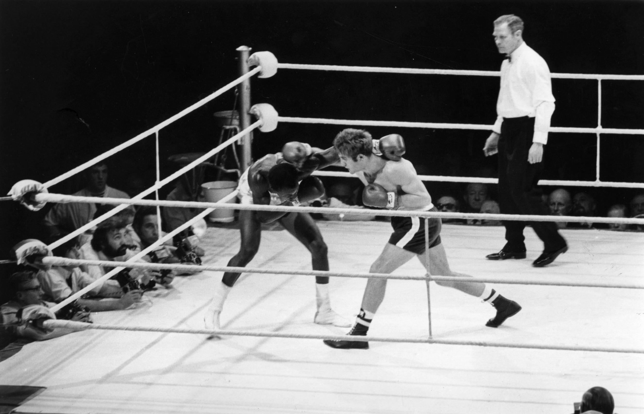 Mark Rowe vs Bunny Sterling, 14 September 1970