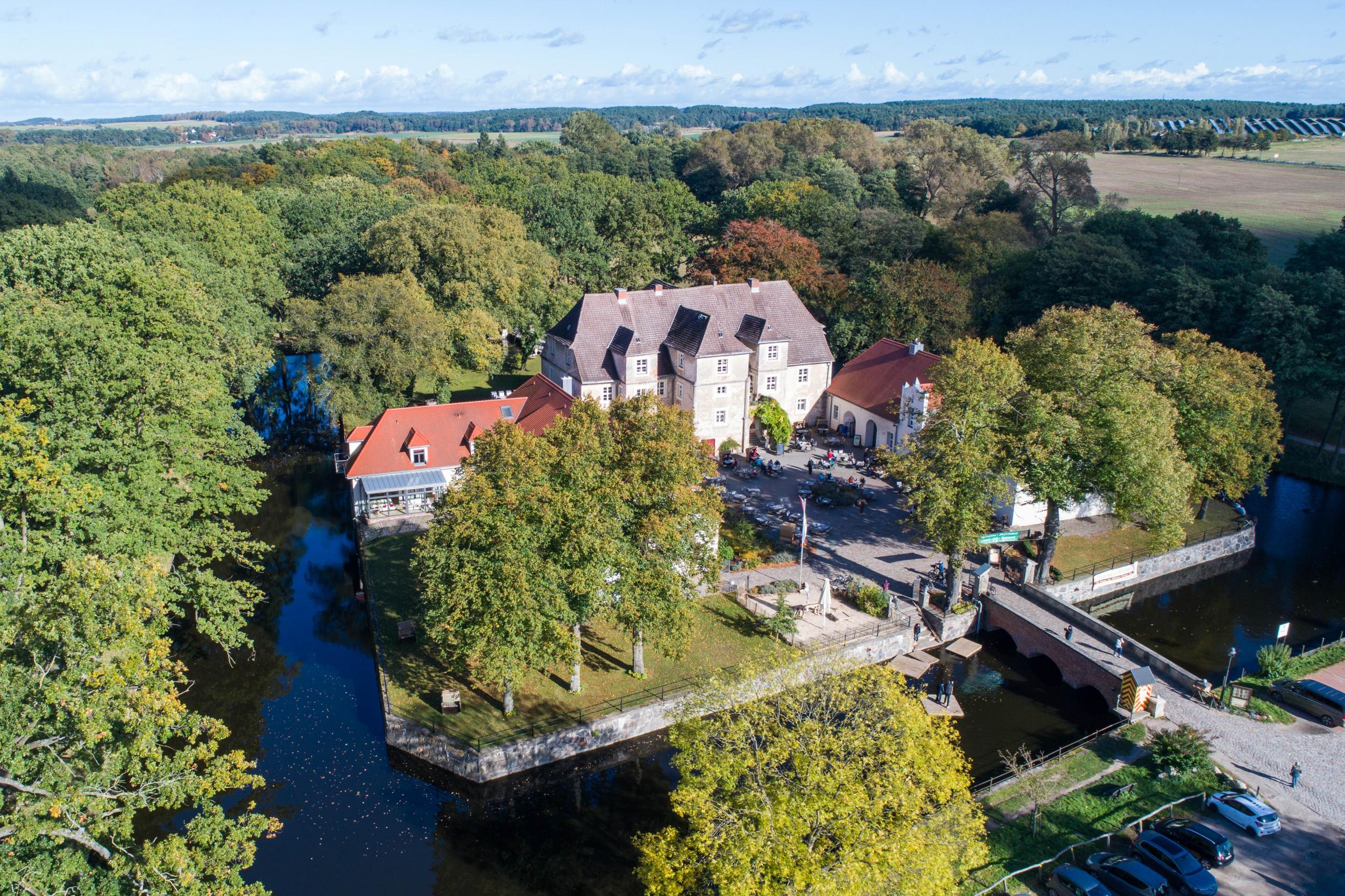 Wasserschloss Mellenthin, one of Lyonel Feininger’s subjects