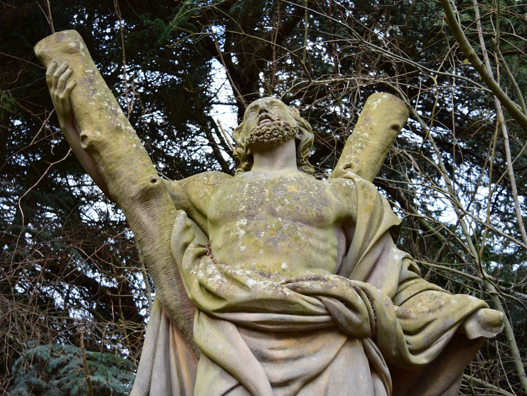 The statue of Scotland's patron saint which is missing its left hand