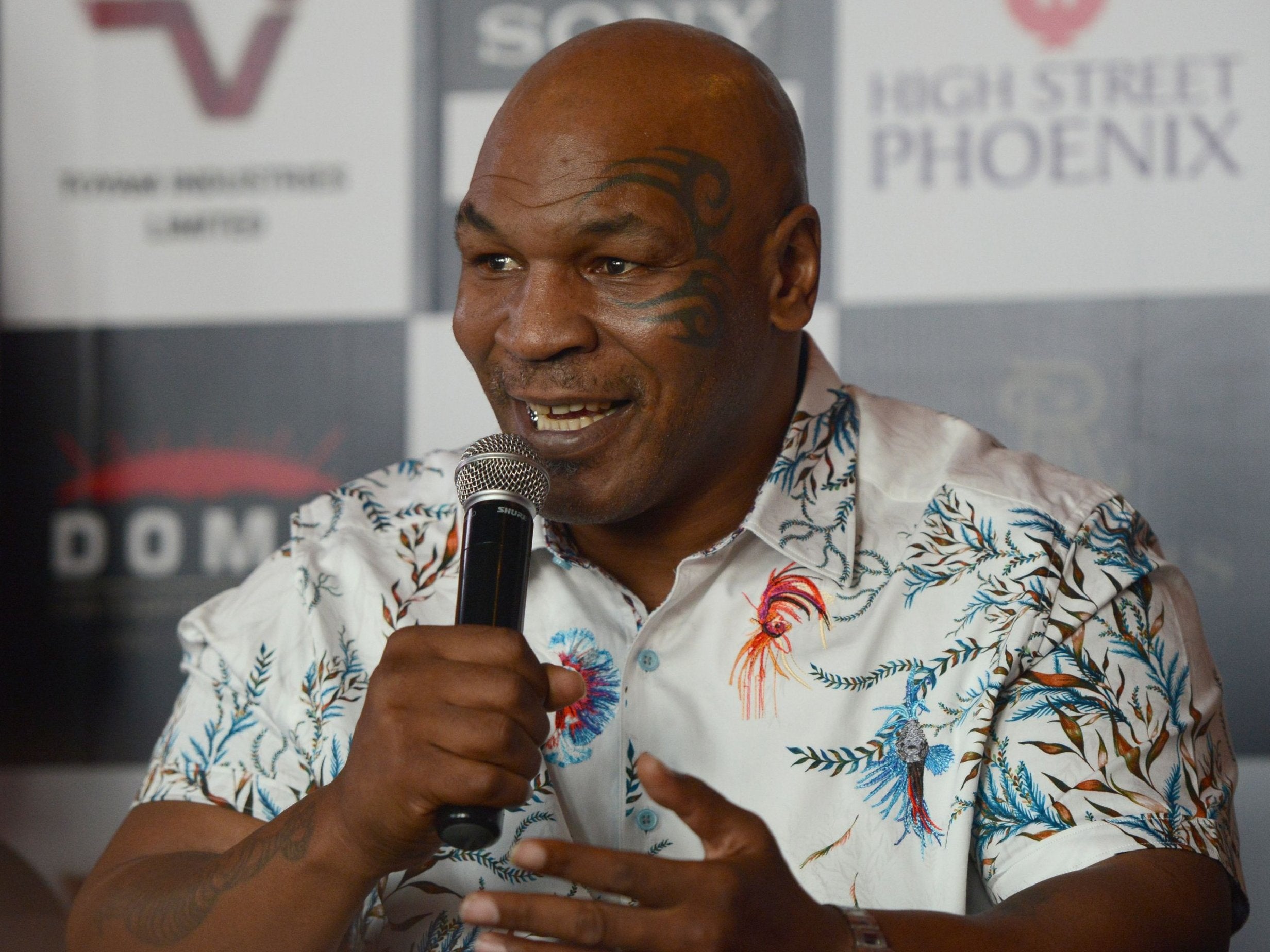 Mike Tyson gives Tyson Fury a 'fighting chance; against Deontay Wilder