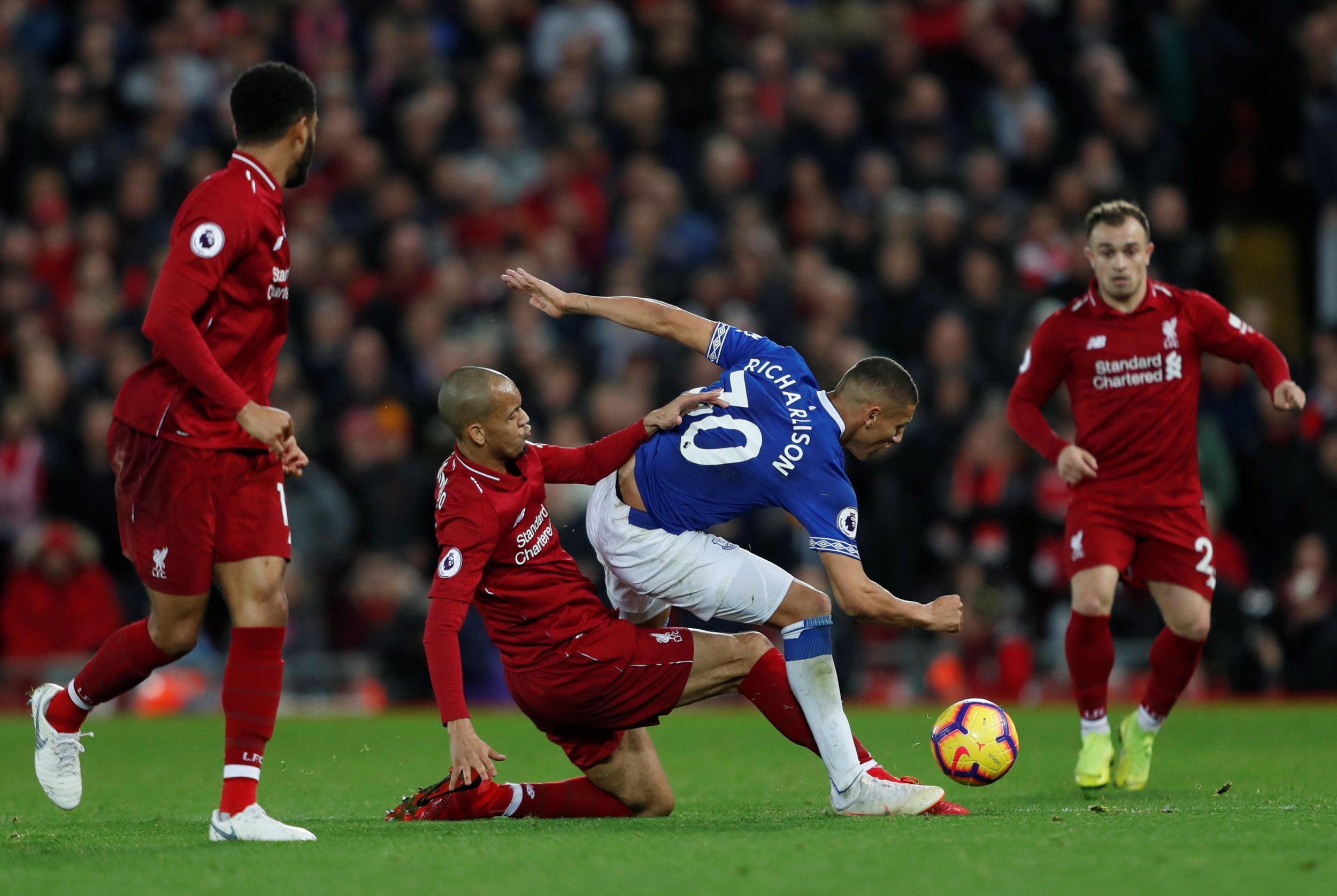 Fabinho puts in a challenge on Richarlison