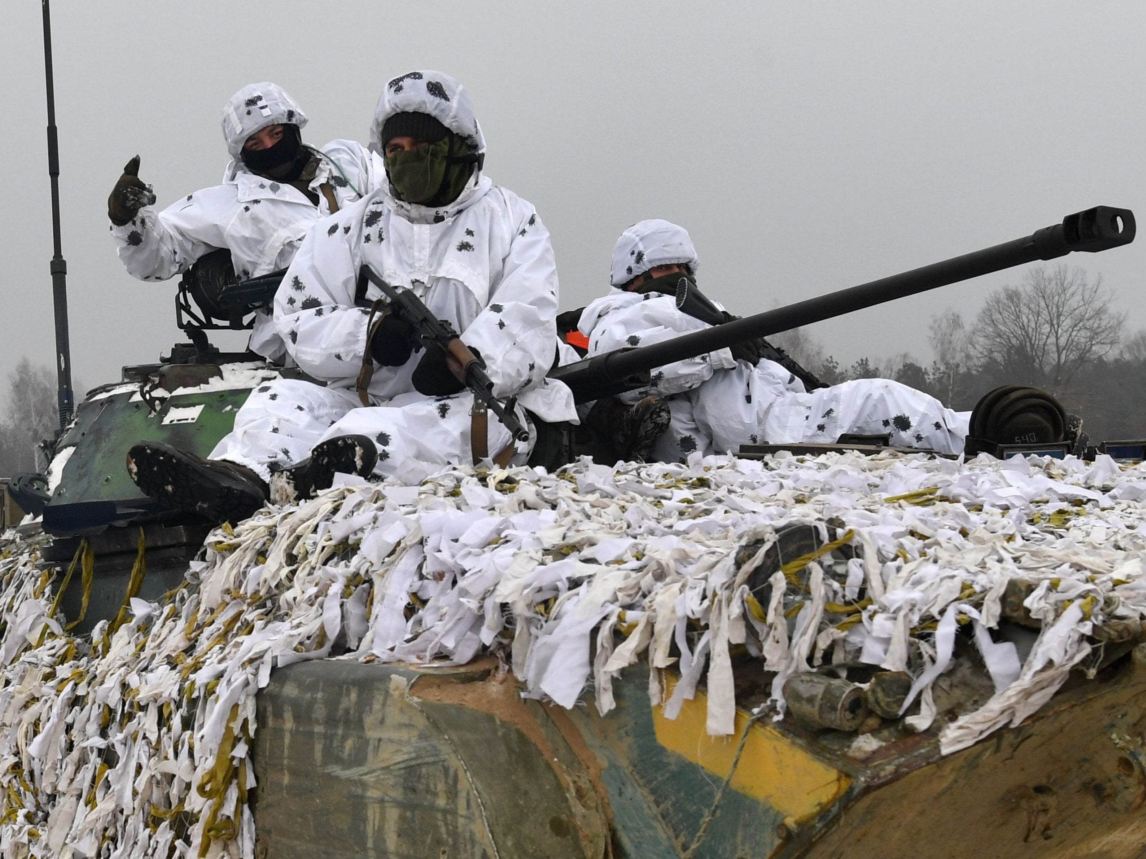 Ukrainian servicemen take part in brigade tactical exercises with combat shooting near Goncharivske willage, Chernihiv region, not far from the border with Russia on 3 December