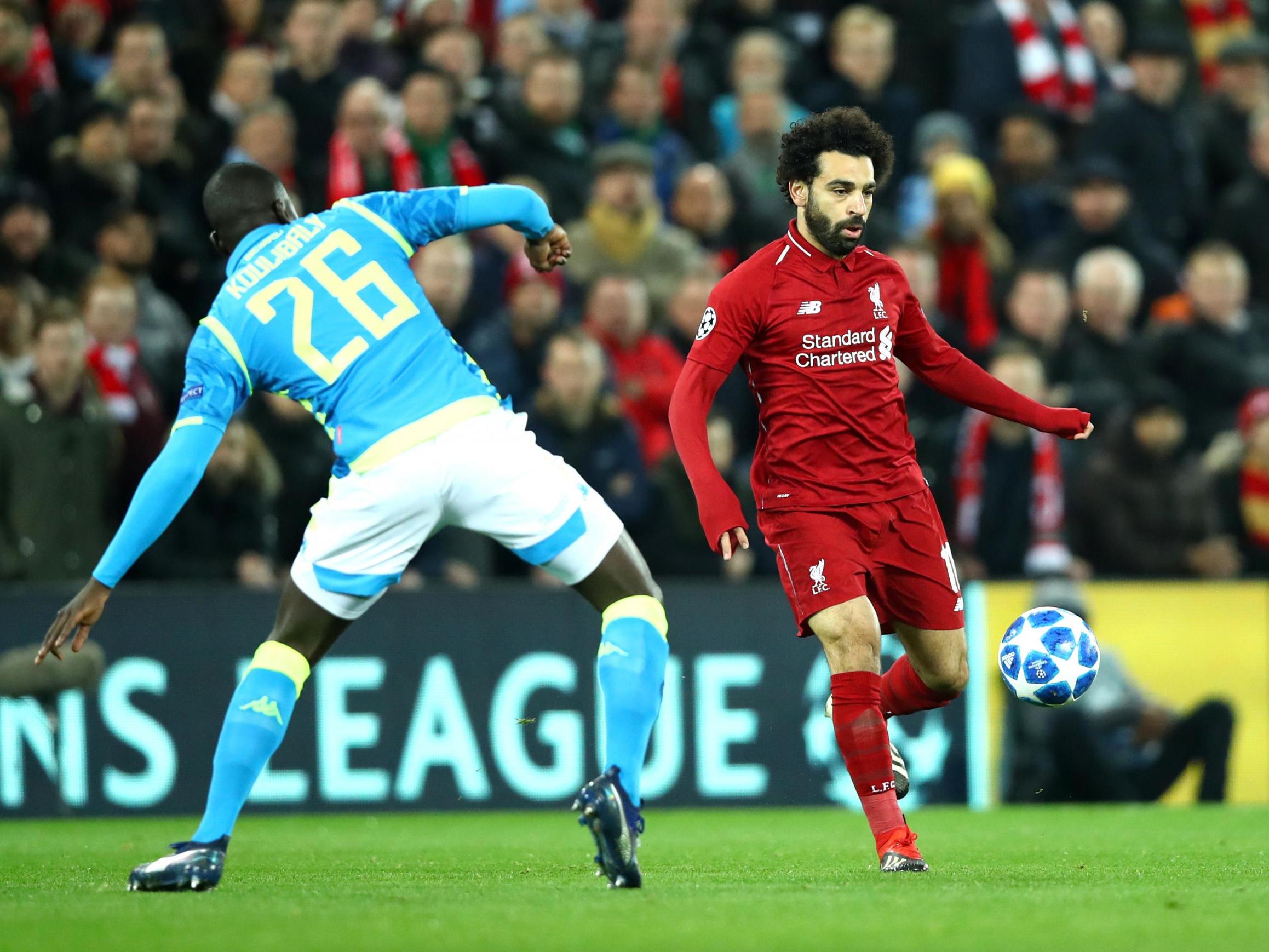 Mohamed Salah takes on Kalidou Koulibaly