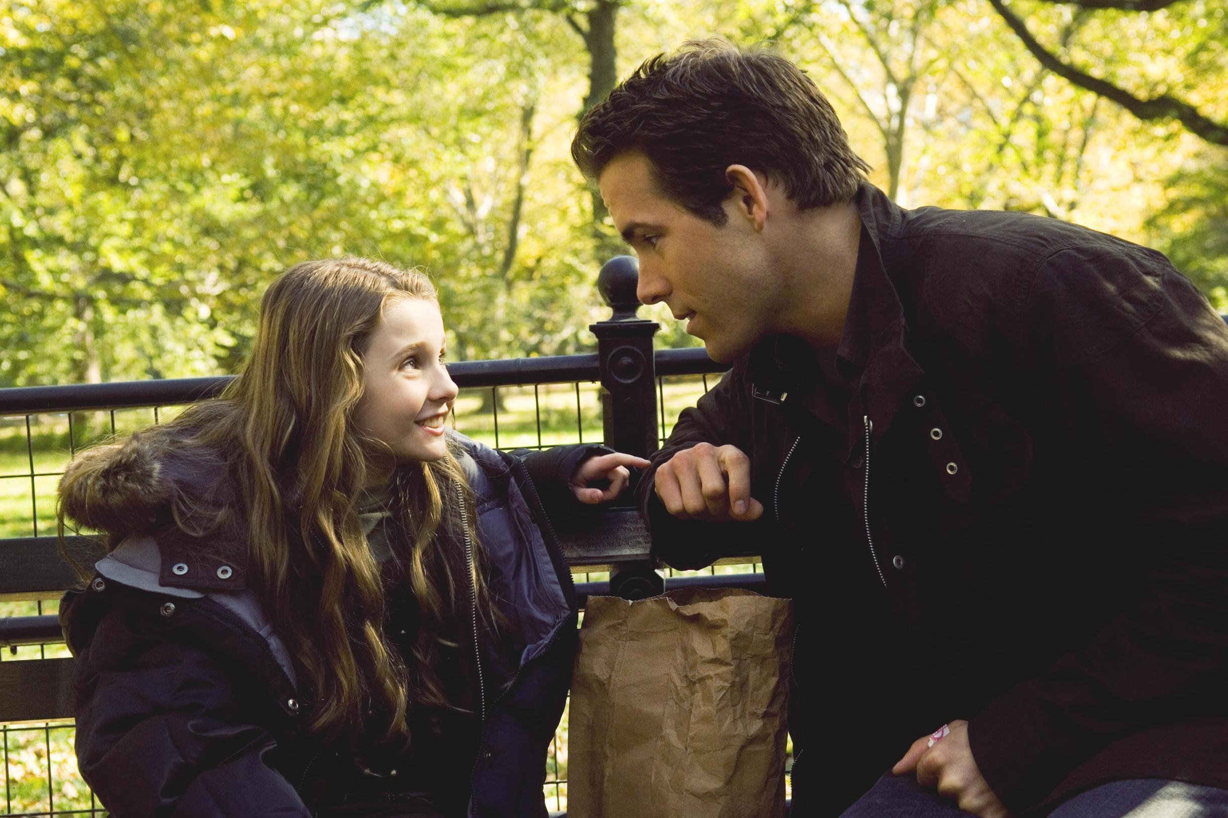 Abigail Breslin and Ryan Reynolds in 'Definitely, Maybe'