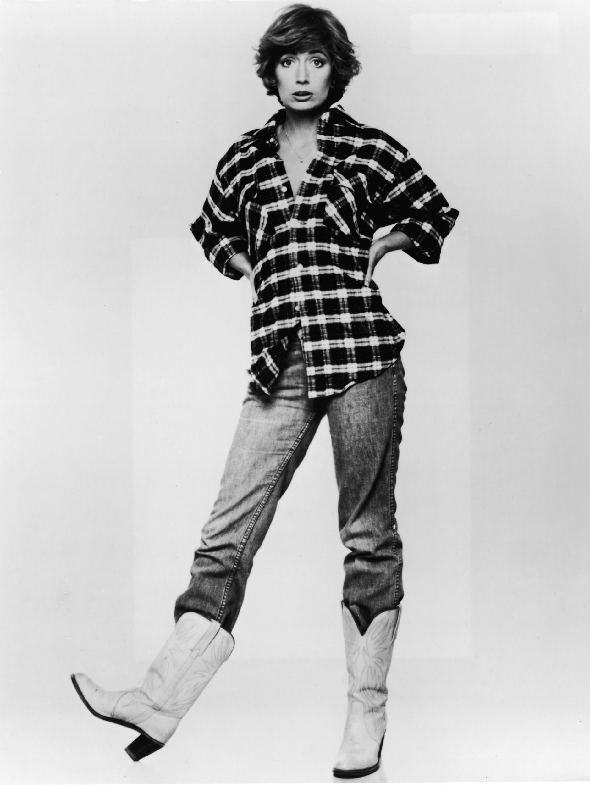 Full-length promotional studio portrait of American actor Penny Marshall wearing cowboy boots, 1970s. (Photo by Hulton Archive/Getty Images) (Photo by Hulton Archive/Getty Images)