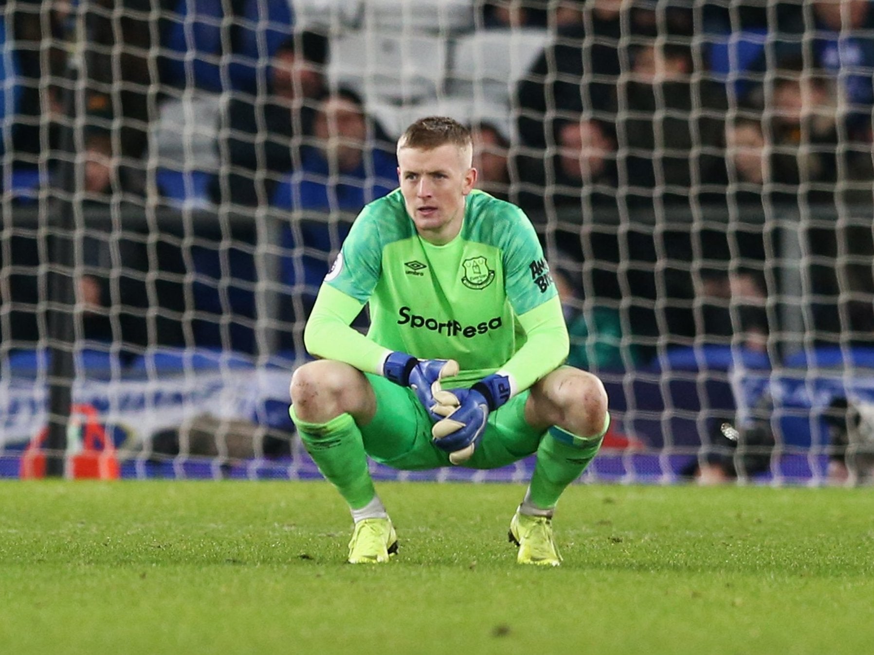 Pickford will not be singled out by Everton boss Silva despite making another mistake