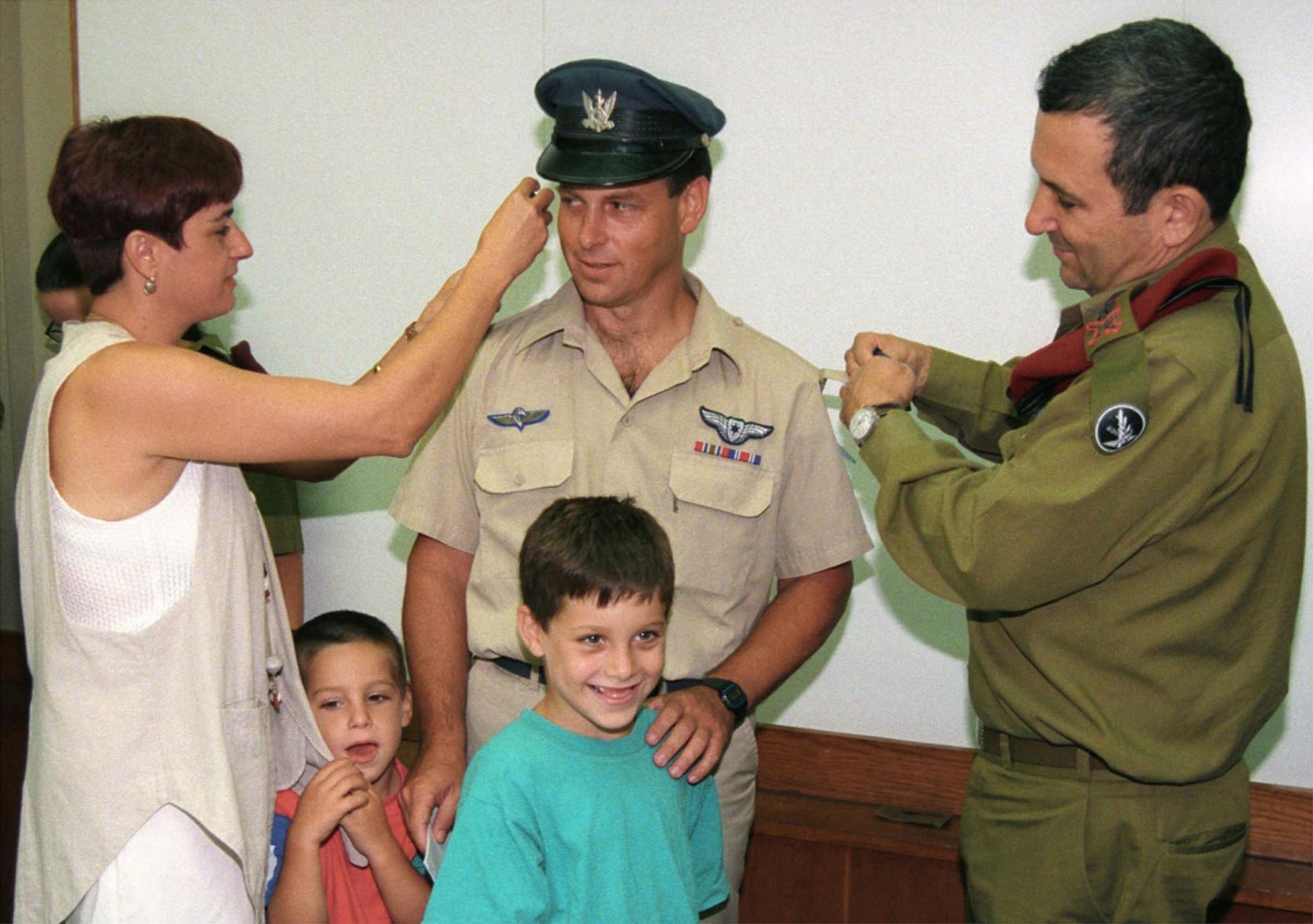 Ilan is made a lieutenant in 1994 by head of Israeli army, Ehud Barak