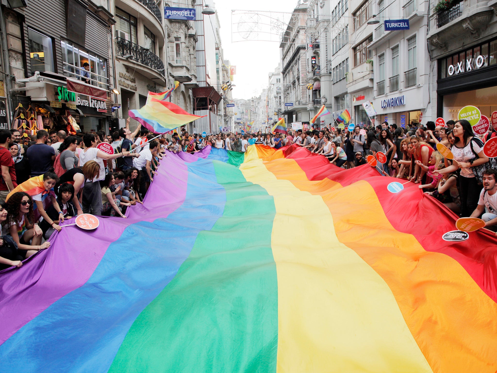 Istiklal Street, Istanbul’s main shopping area, is packed during the 2013 Trans Pride Parade