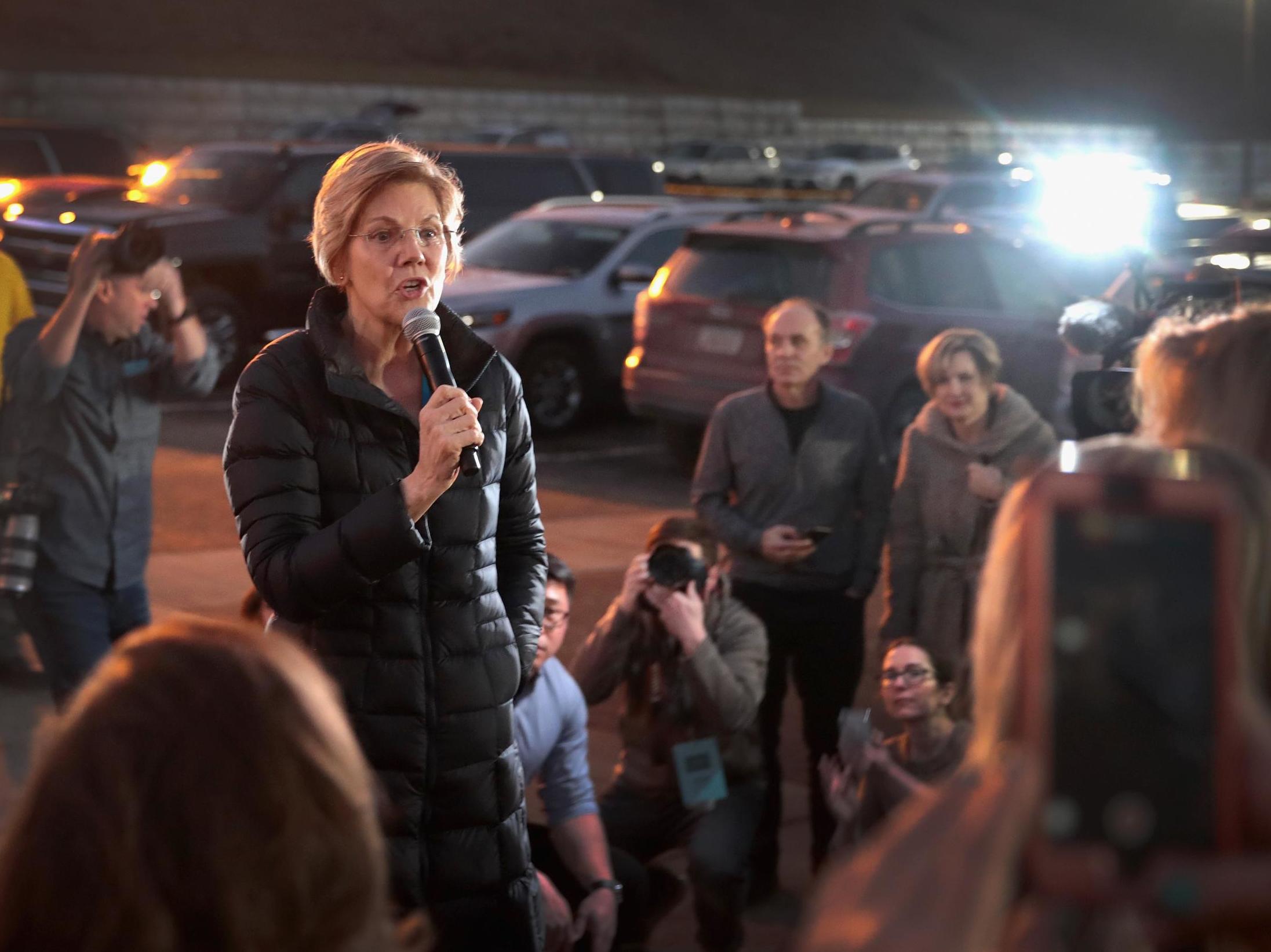 Elizabeth Warren greets potential voters in Council Bluffs, Iowa