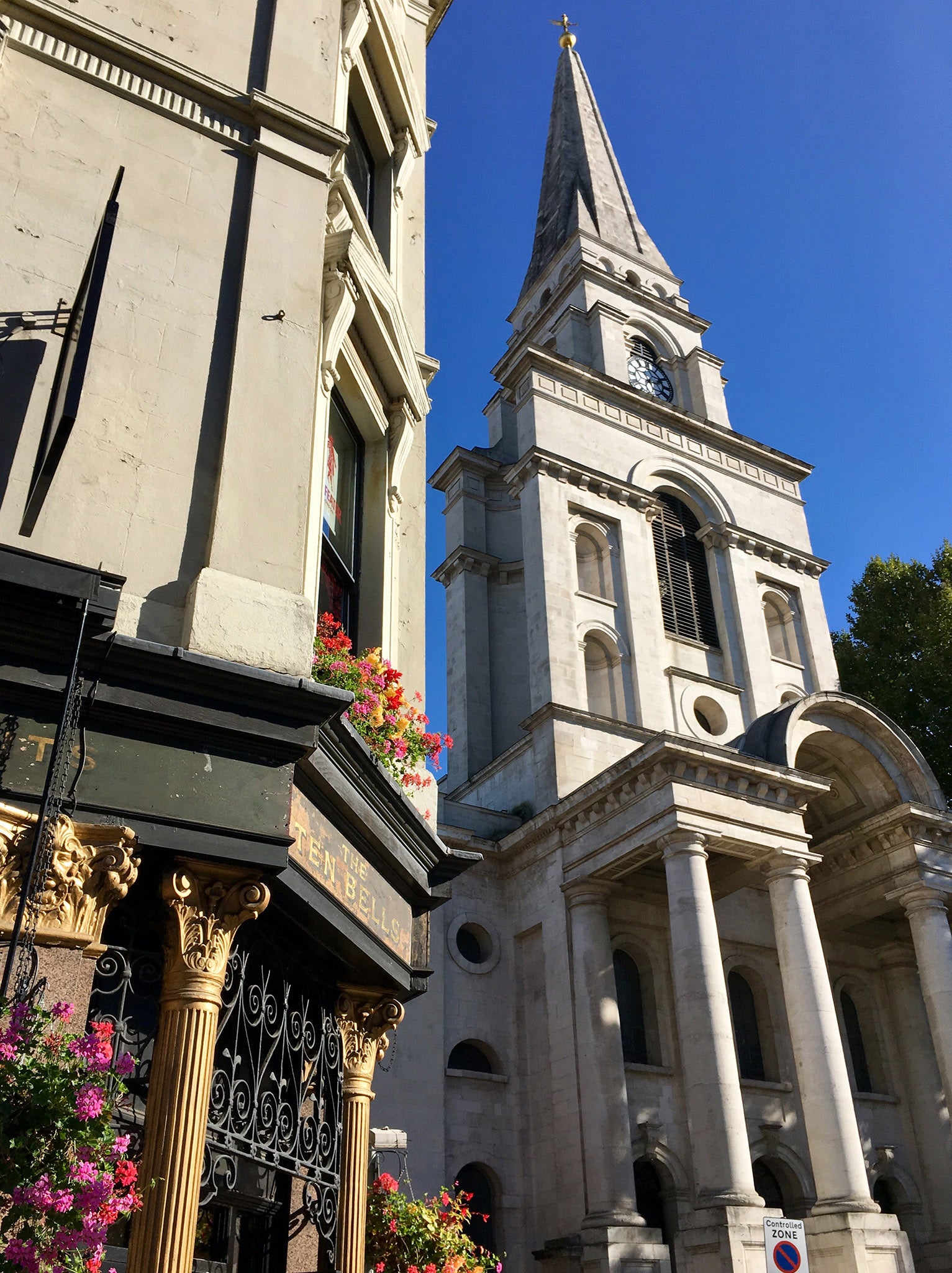 &#13;
Ten Bells pub and Christ Church in Spitalfields&#13;