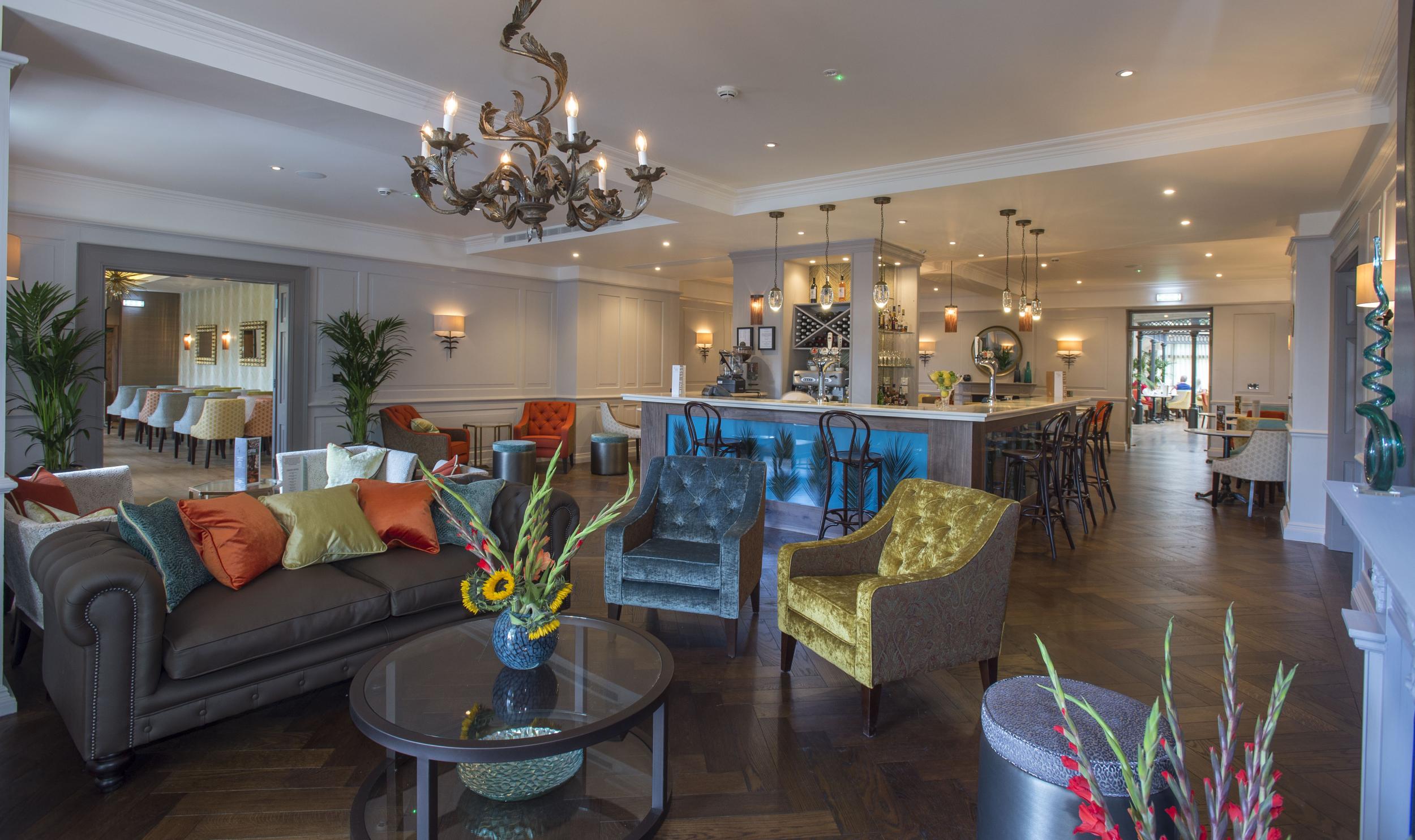 Enjoy a aperitif at the Gonville's atrium bar