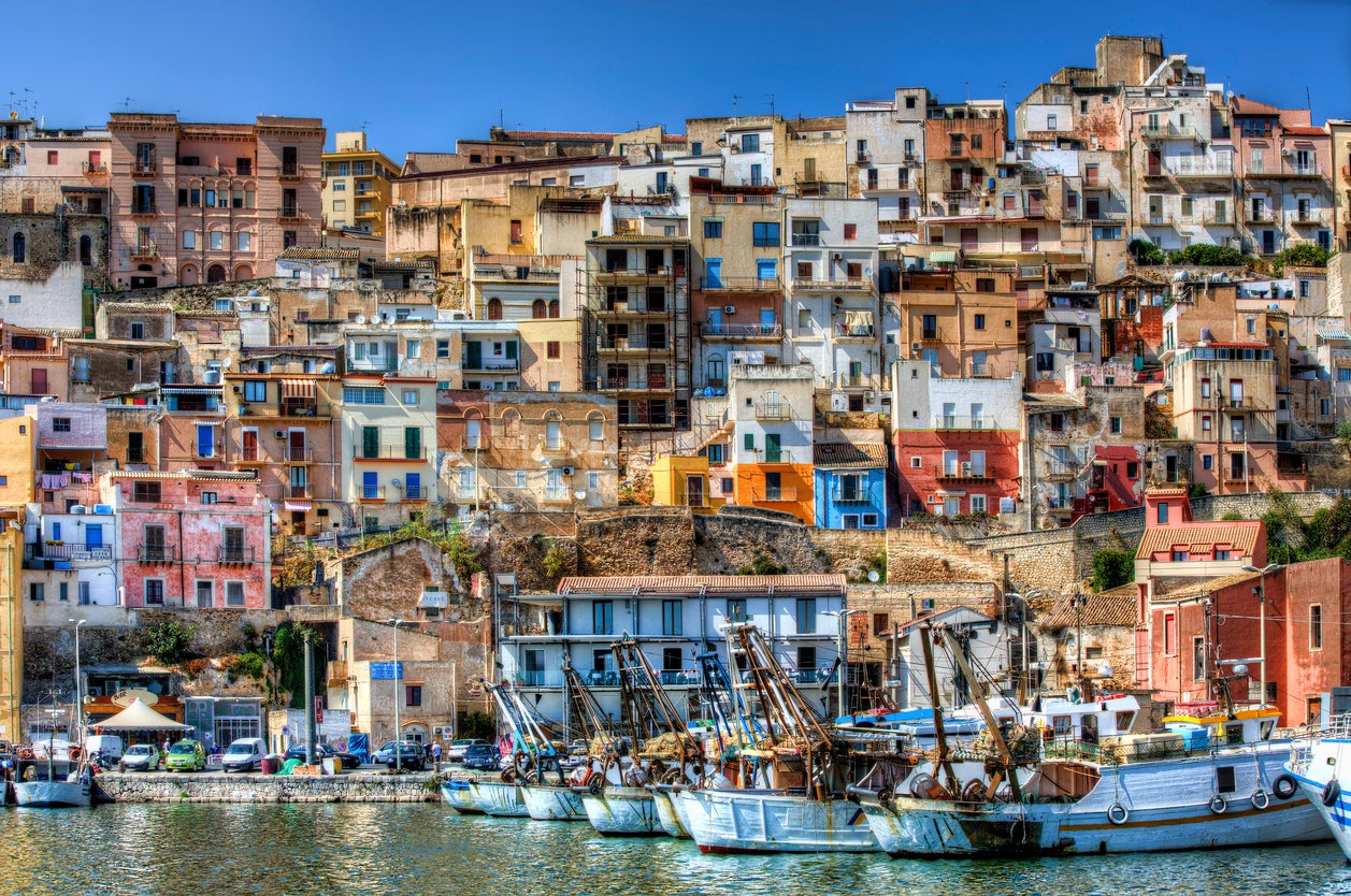 Autumn sunshine: Harbour of Sciacca, Sicily