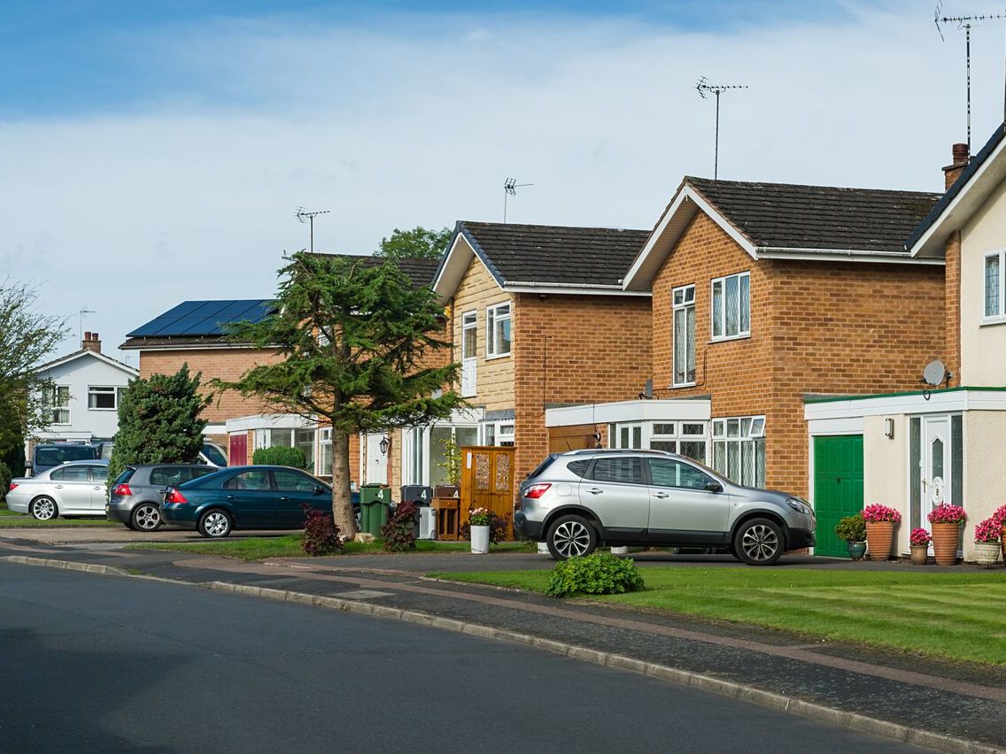 Motorists will receive cash incentives for leaving their vehicles on the driveway in favour of public transport or electric cars