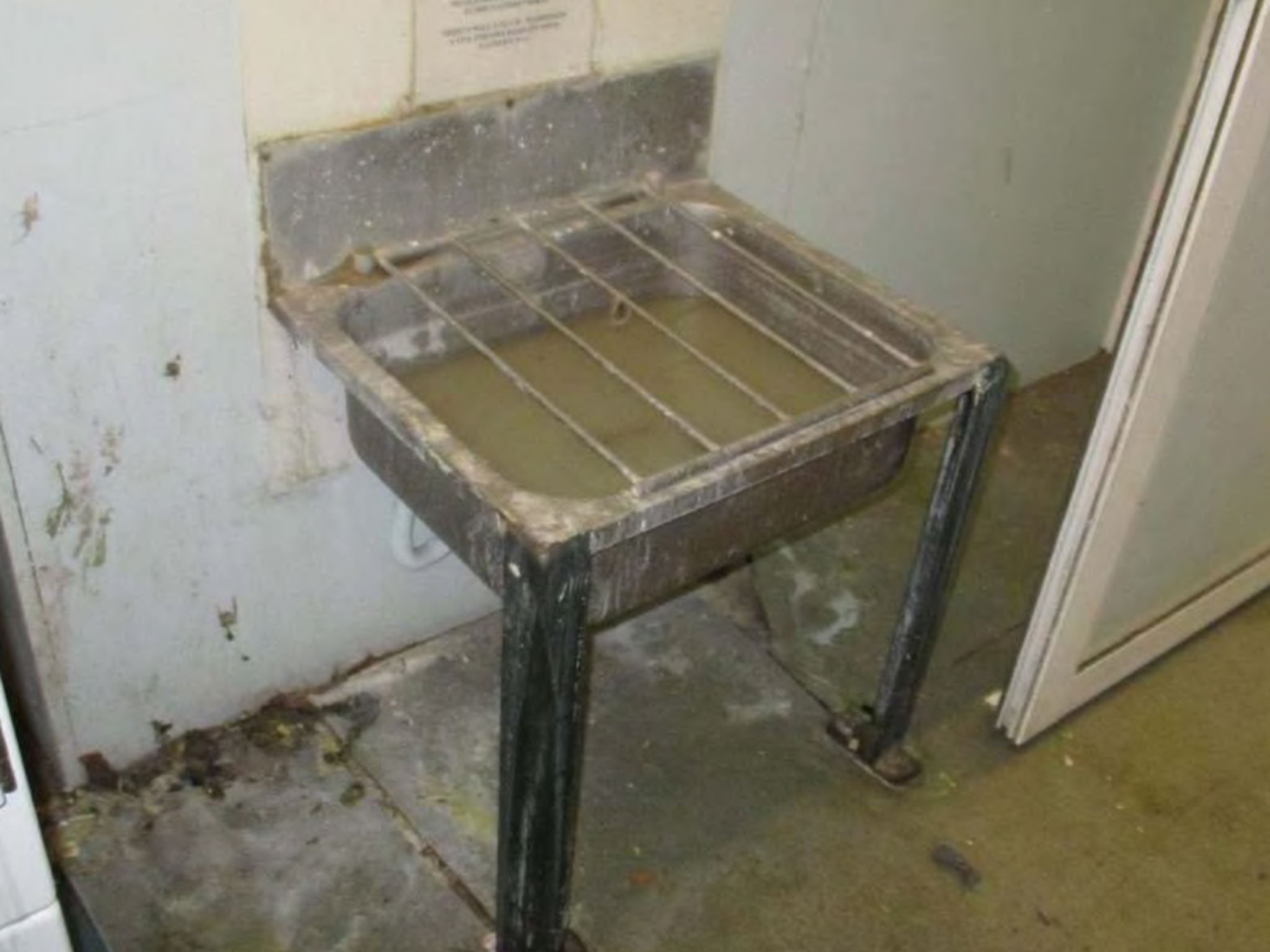 A laundry room in HMP Bedford