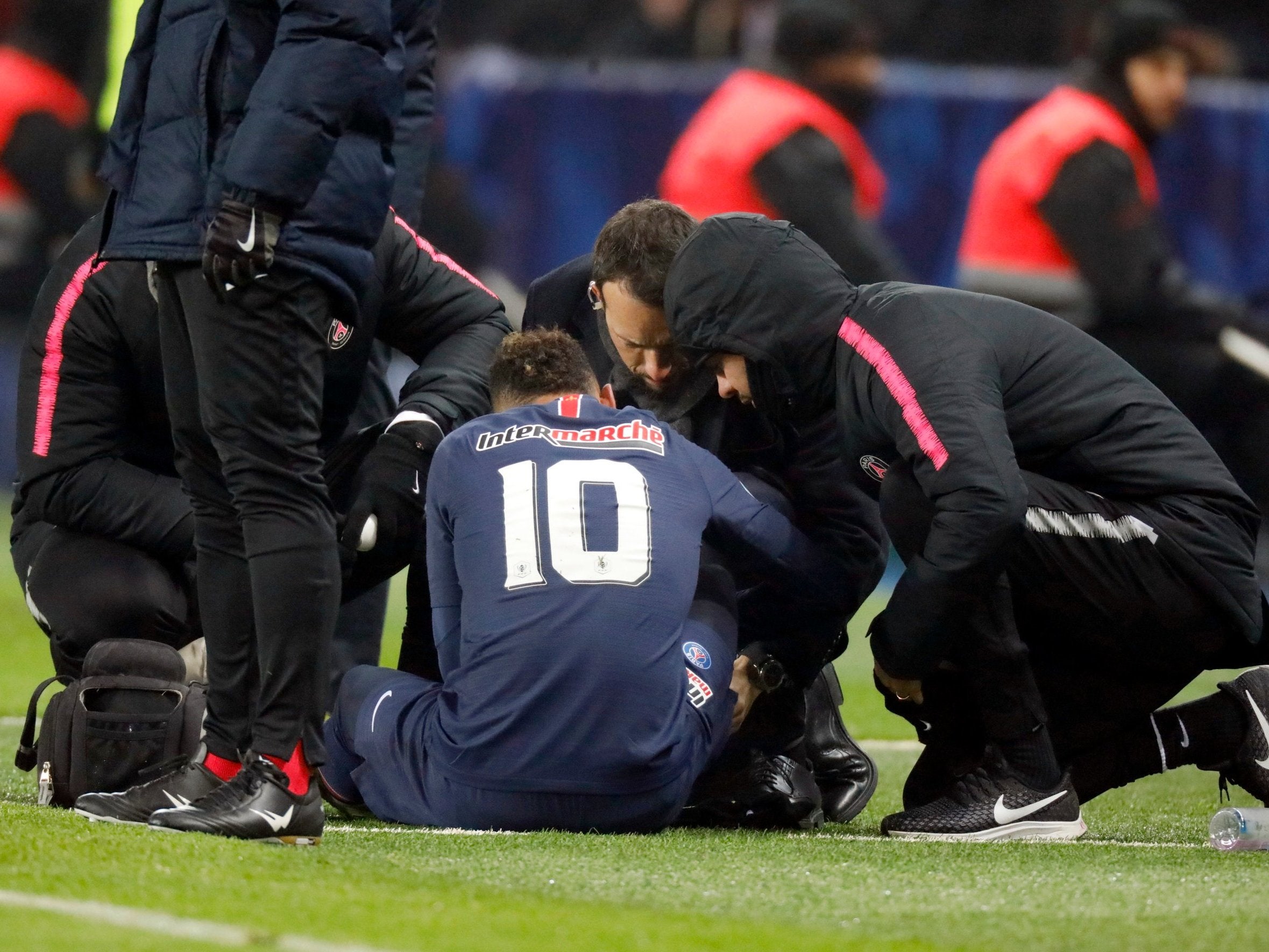 Neymar receives treatment vs Strasbourg