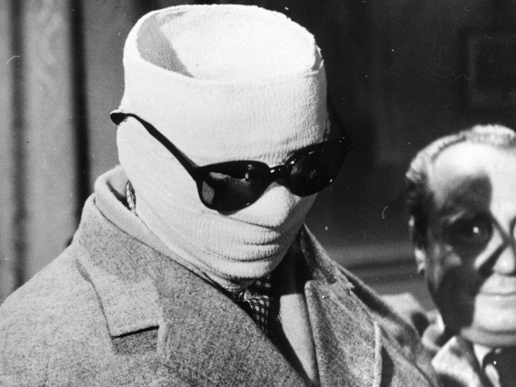 A scene from a 1959 television version of 'The Invisible Man', directed by Pennington Richards