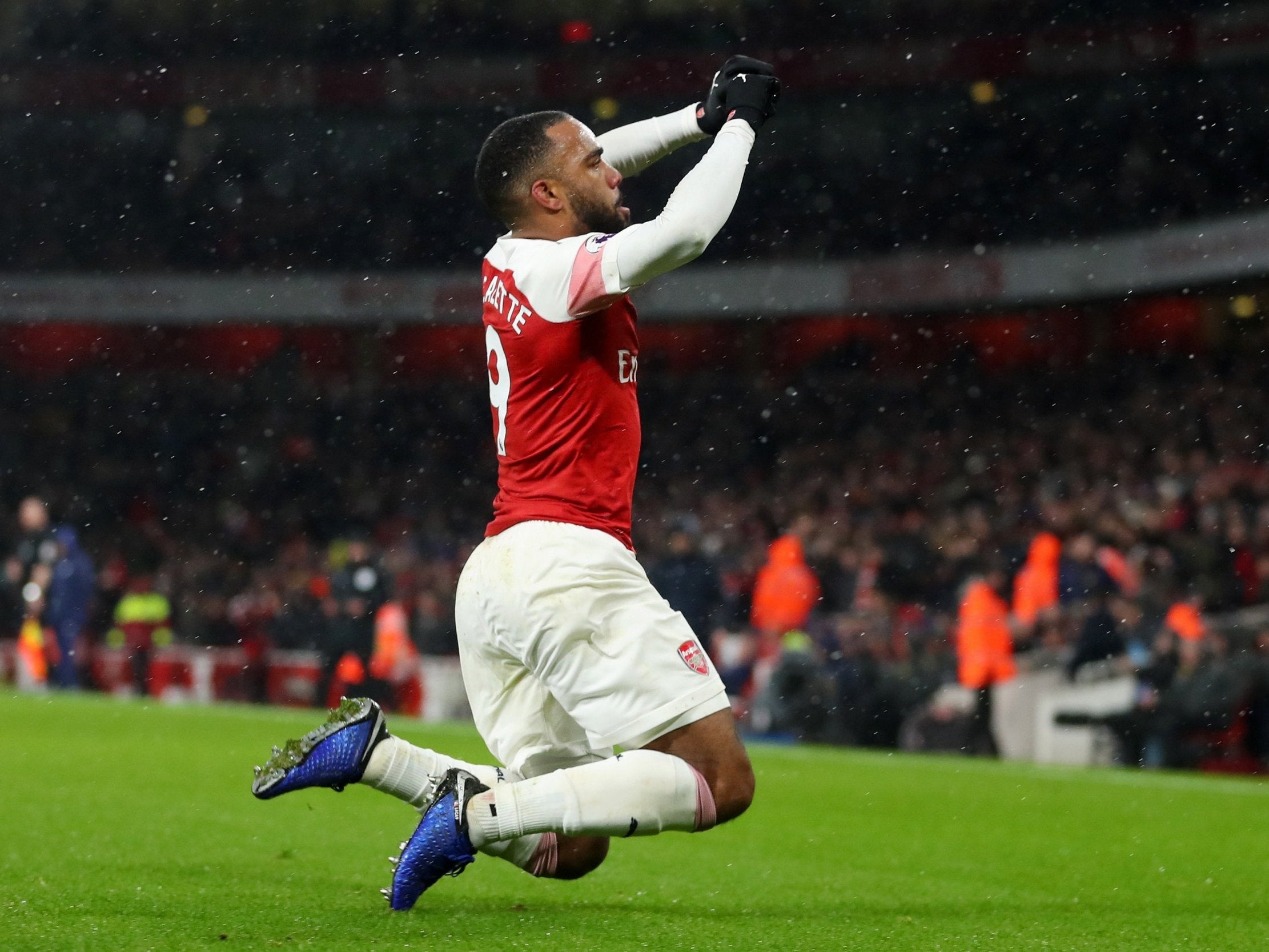 Alexandre Lacazette celebrates his goal for Arsenal