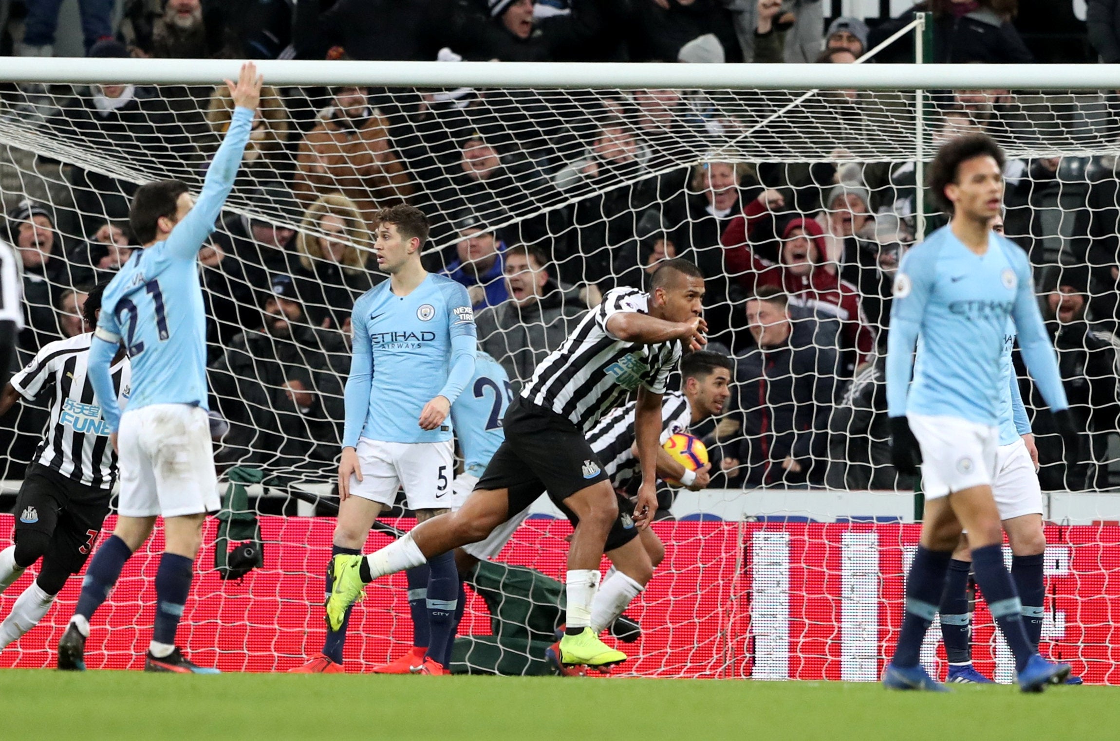 Salomon Rondon grabs Newcastle's equaliser (Reuters)