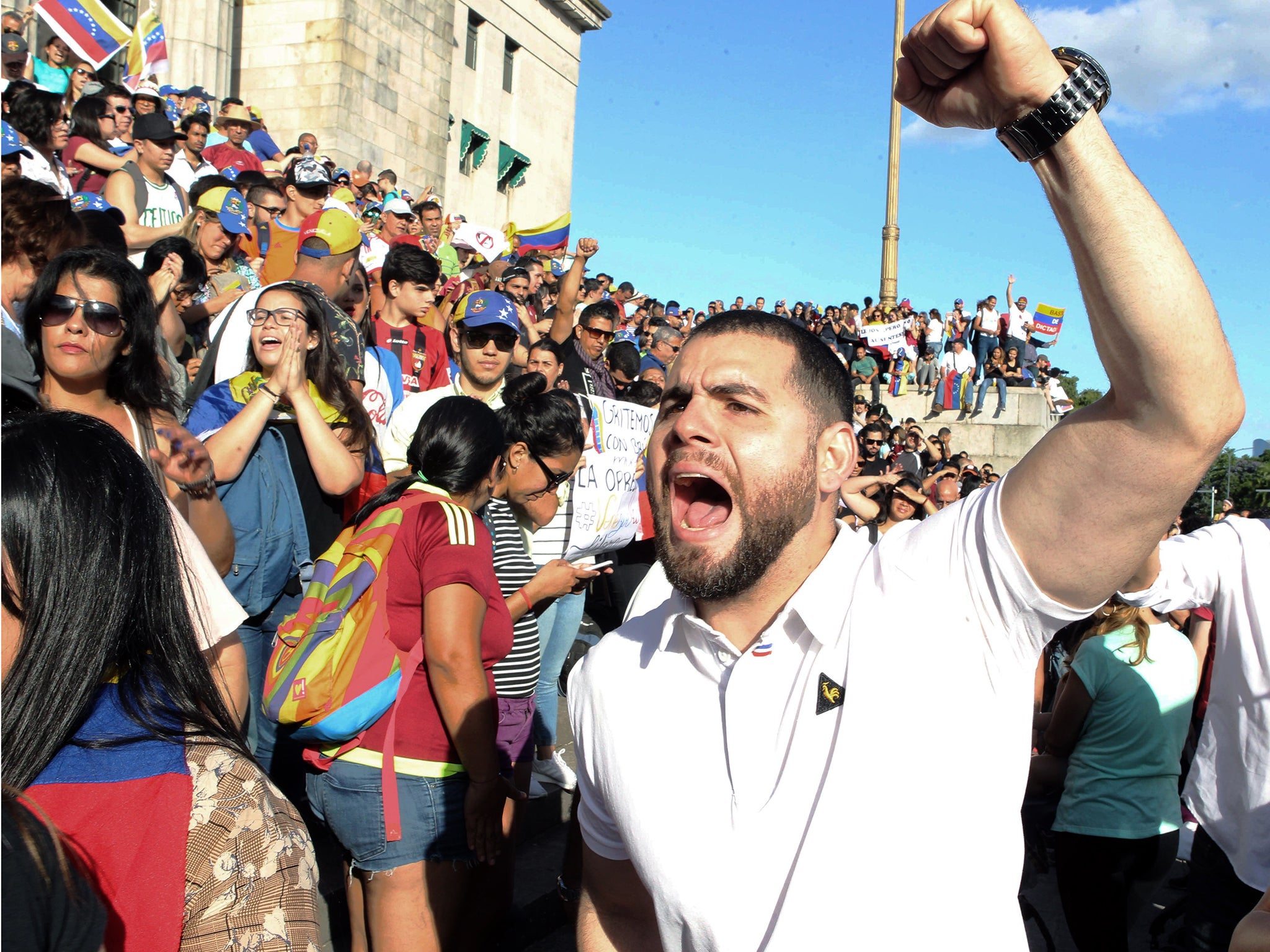 Thousands protest against Nicolas Maduro in Buenos Aires on 2 January