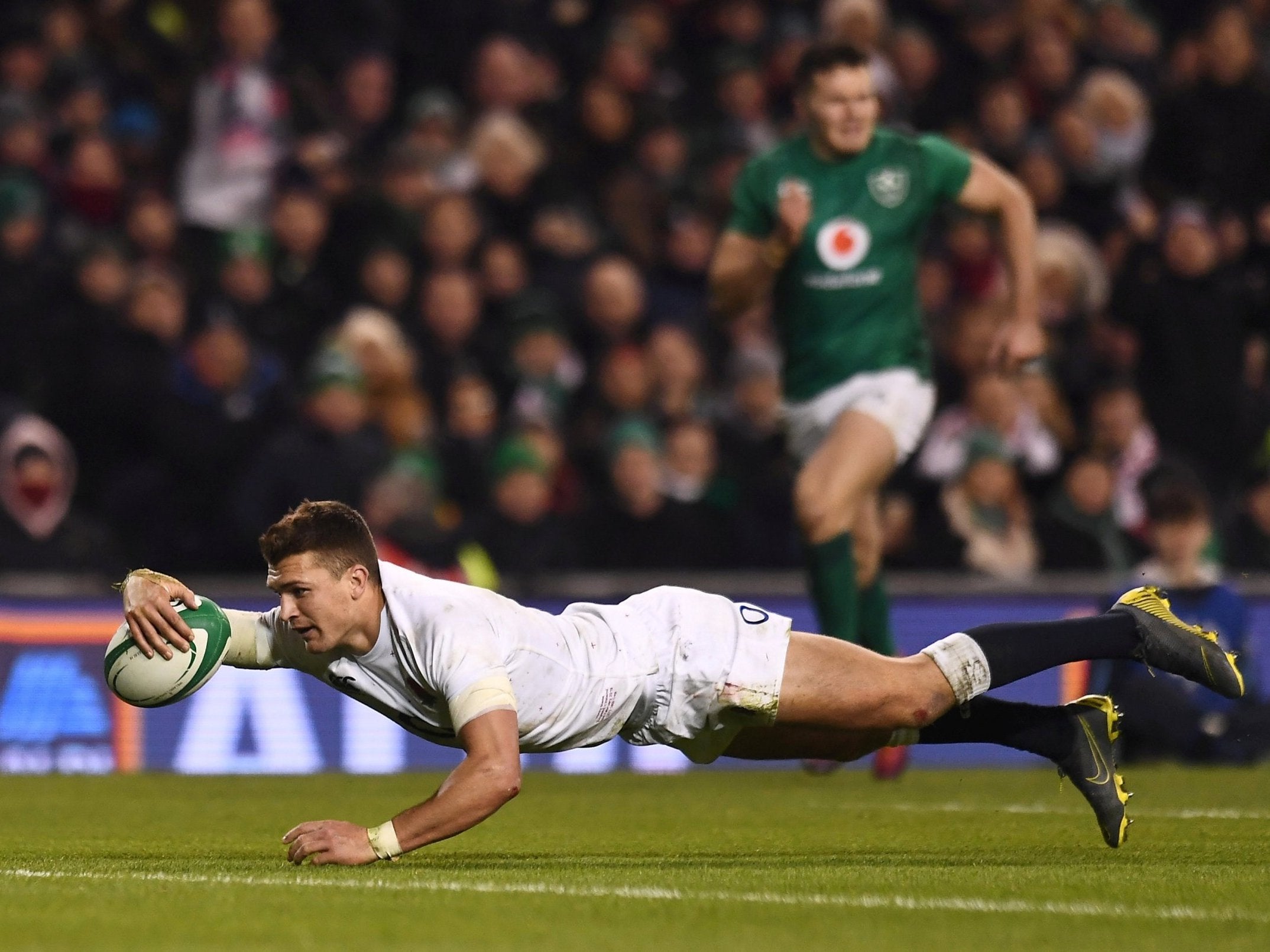 Henry Slade scored twice as England beat Ireland 32-20 in Dublin