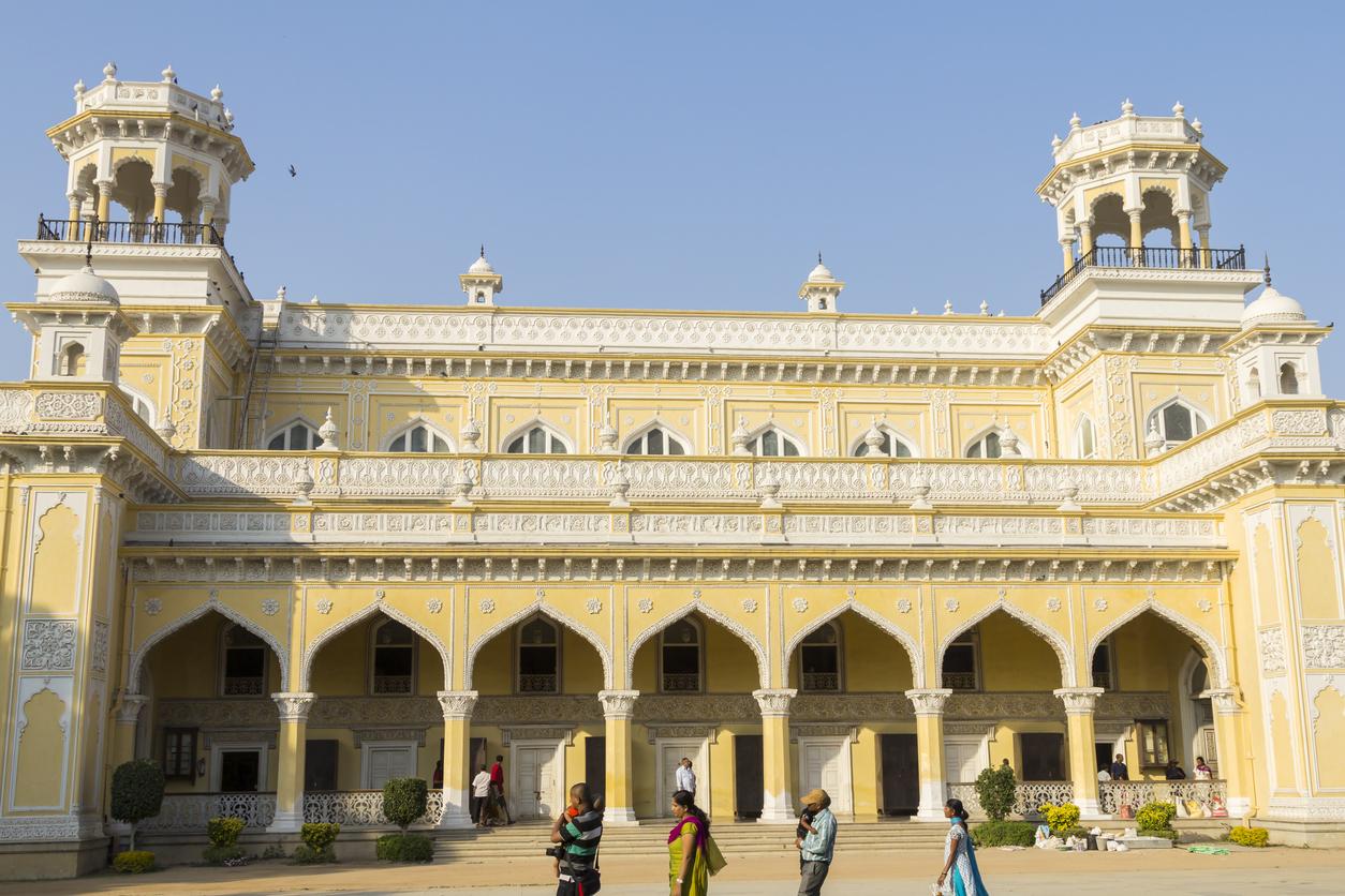 Stately Chowmahalla Palace has a room of swords and vintage car collection (Getty)