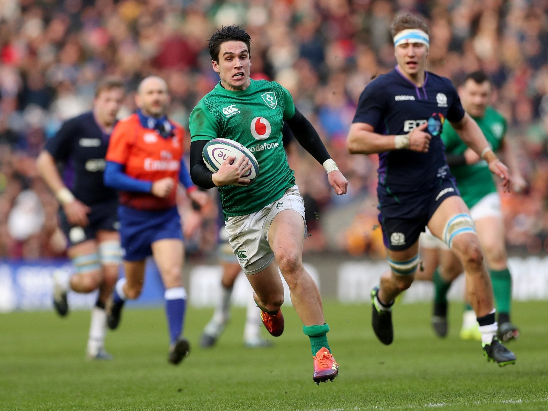 Carbery made an impressive impact to set up Earls' try (Reuters)