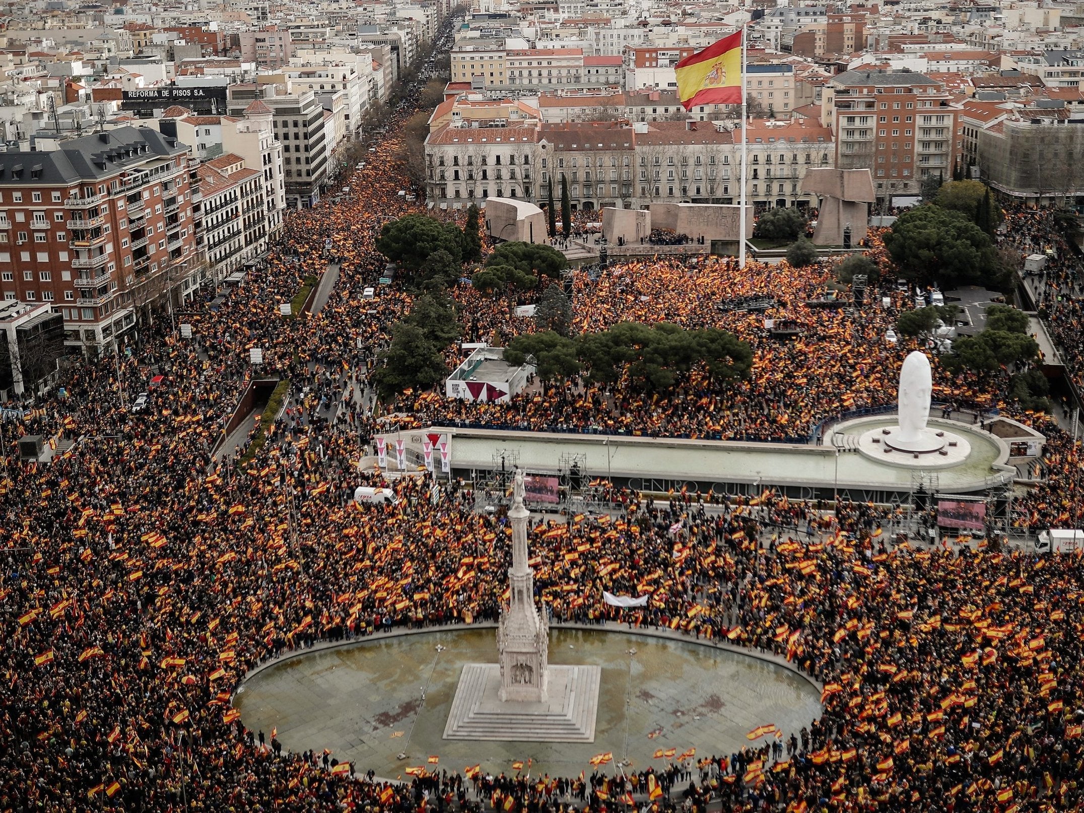 Protesters fill Plaza de Colon