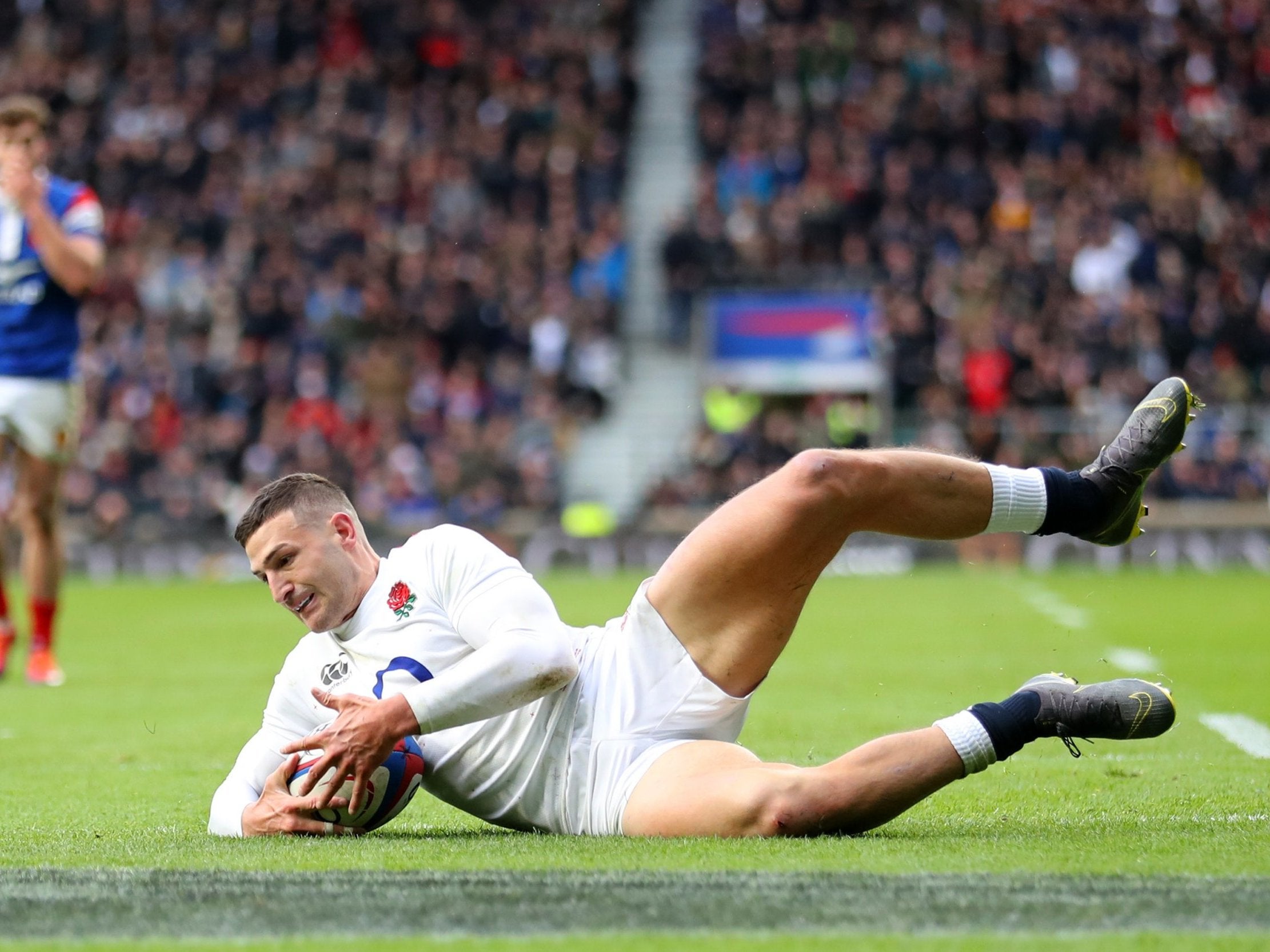 Jonny May scored a 29-minute hat-trick as England thrashed France in the Six Nations