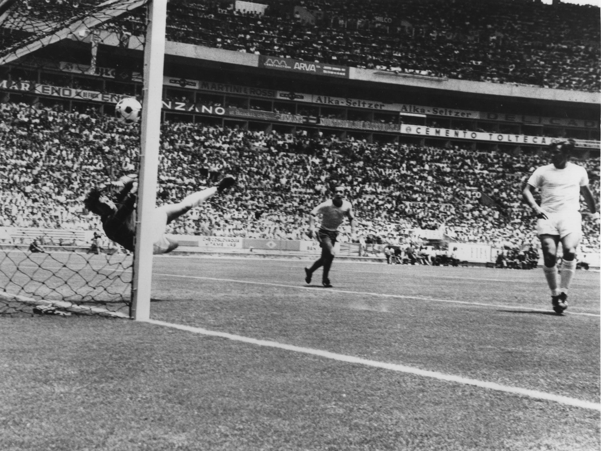 Gordon Banks is memorably known for saving a header by Pele at the 1970 World Cup