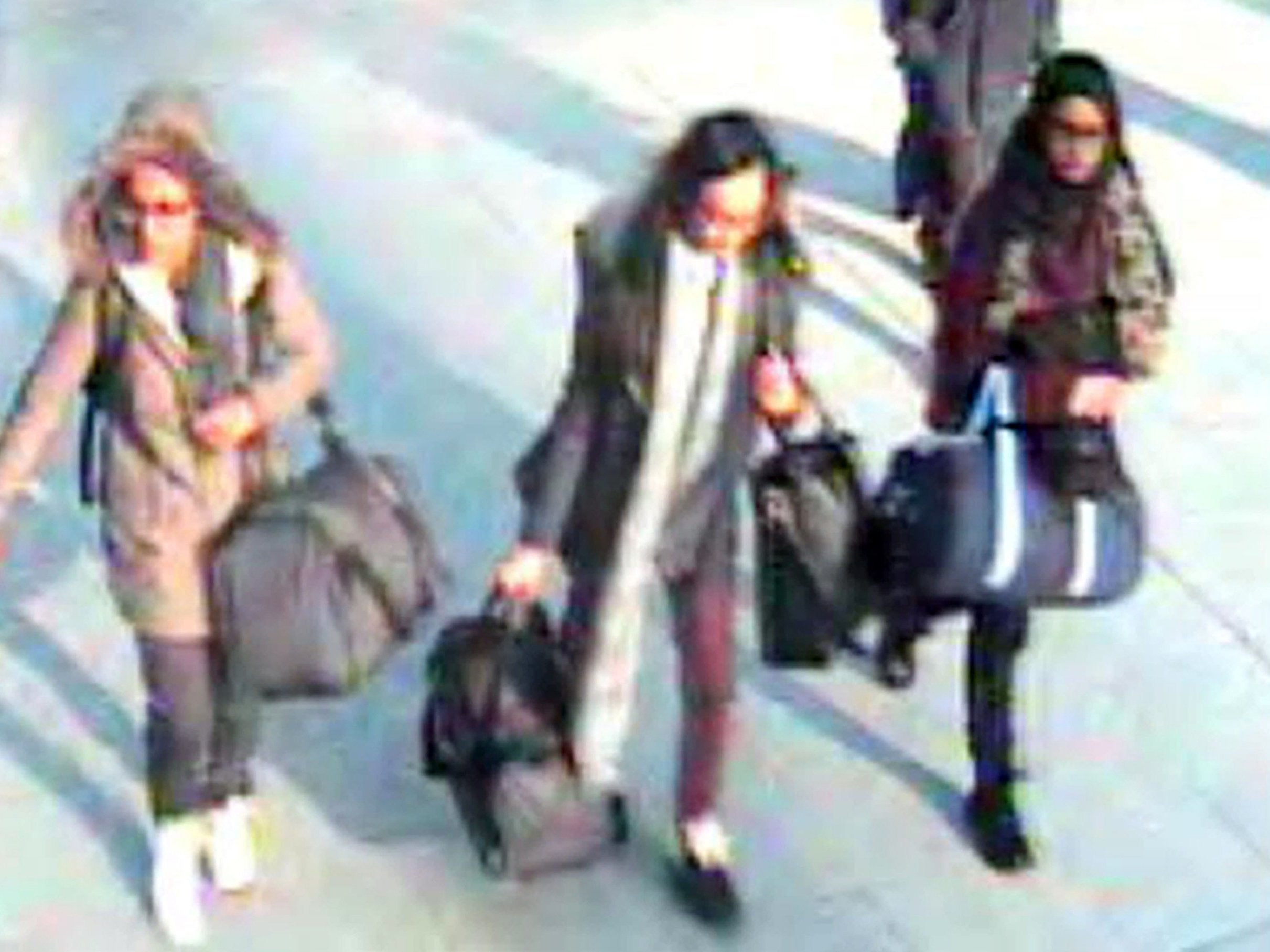 Amira Abase, Kadiza Sultana and Shamima Begum before catching flight to Turkey in 2015