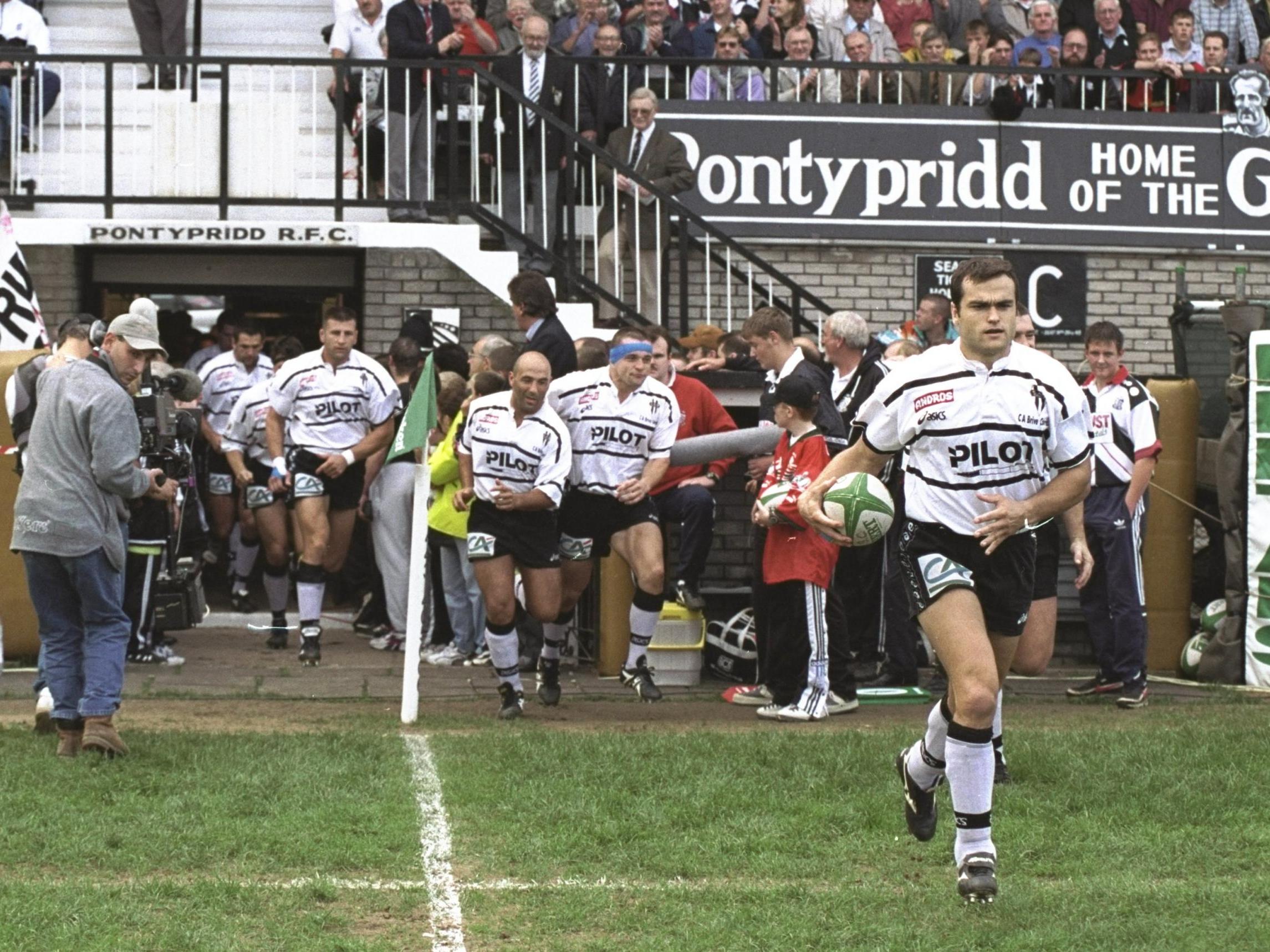 The Vunipola family followed Feao to Wales after he joined Pontypridd