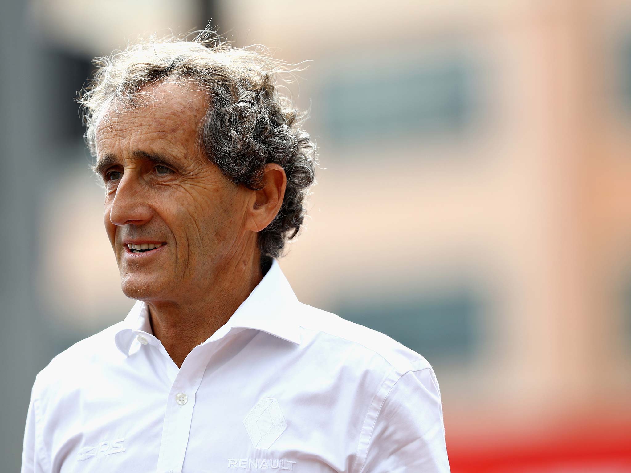 Four-time F1 world champion Alain Prost has backed Hamilton to find his form