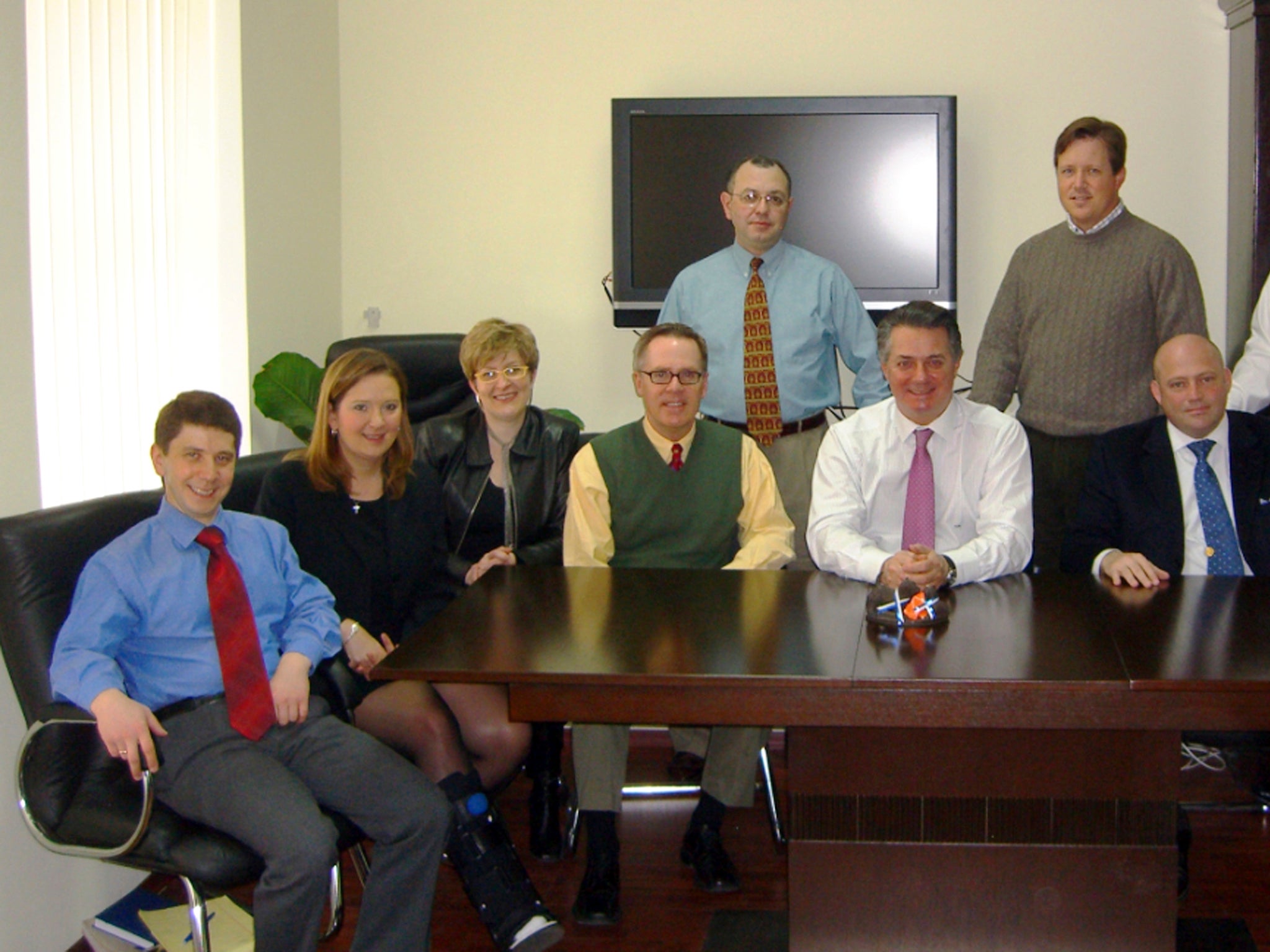 Konstantin Kilimnik,left,at the consulting offices of Donald Trump’s former campaign chairman Paul Manafort in 2006