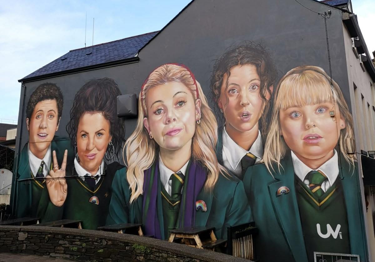 The new Derry Girls mural takes pride of place in the city centre (UV Arts)