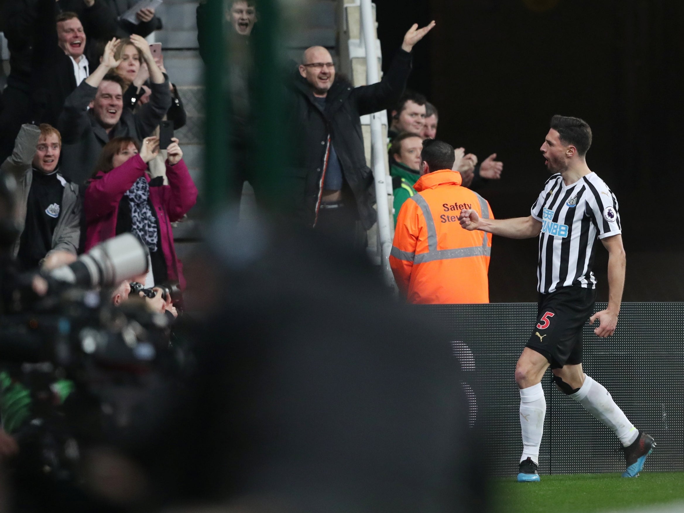 Schar's goal helped Newcastle to another win