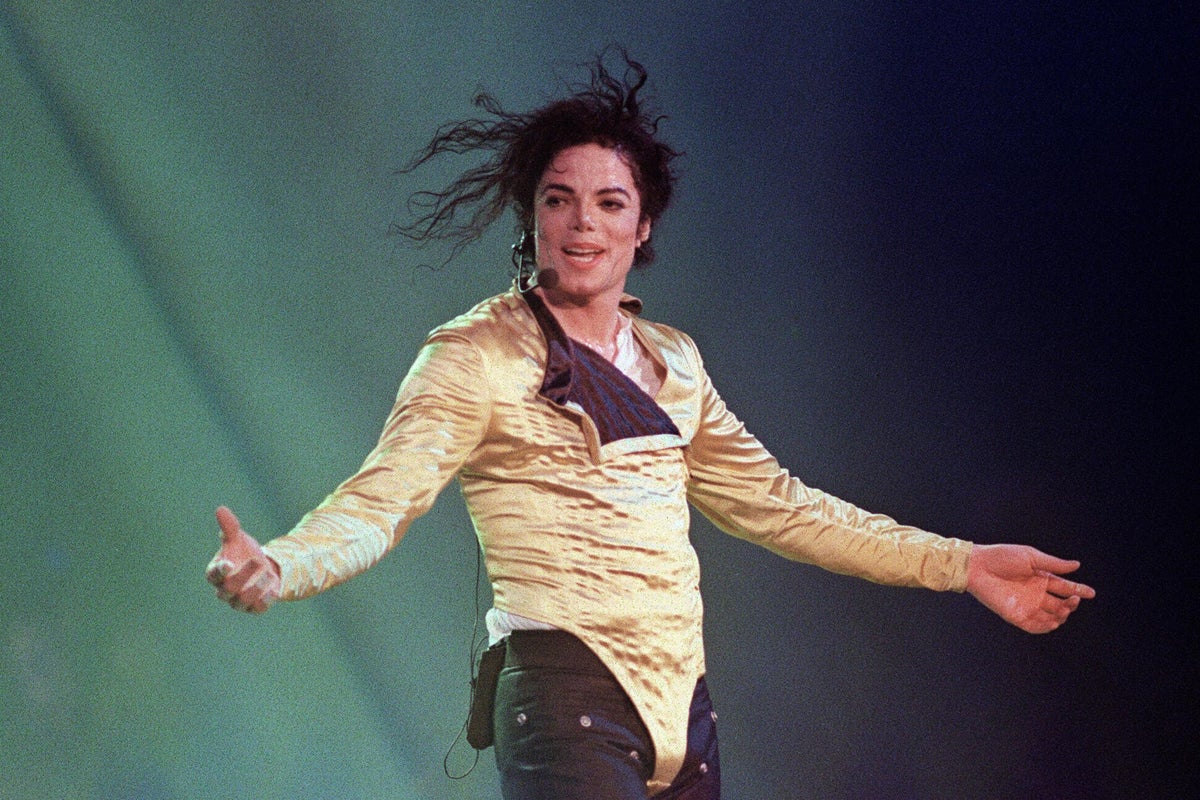 https://static.the-independent.com/s3fs-public/thumbnails/image/2019/03/04/07/michael-jackson.jpg?width=1200&height=800&crop=1200:800