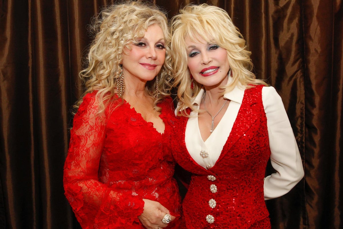 Dolly Parton's sister shares insight into country icon's final months