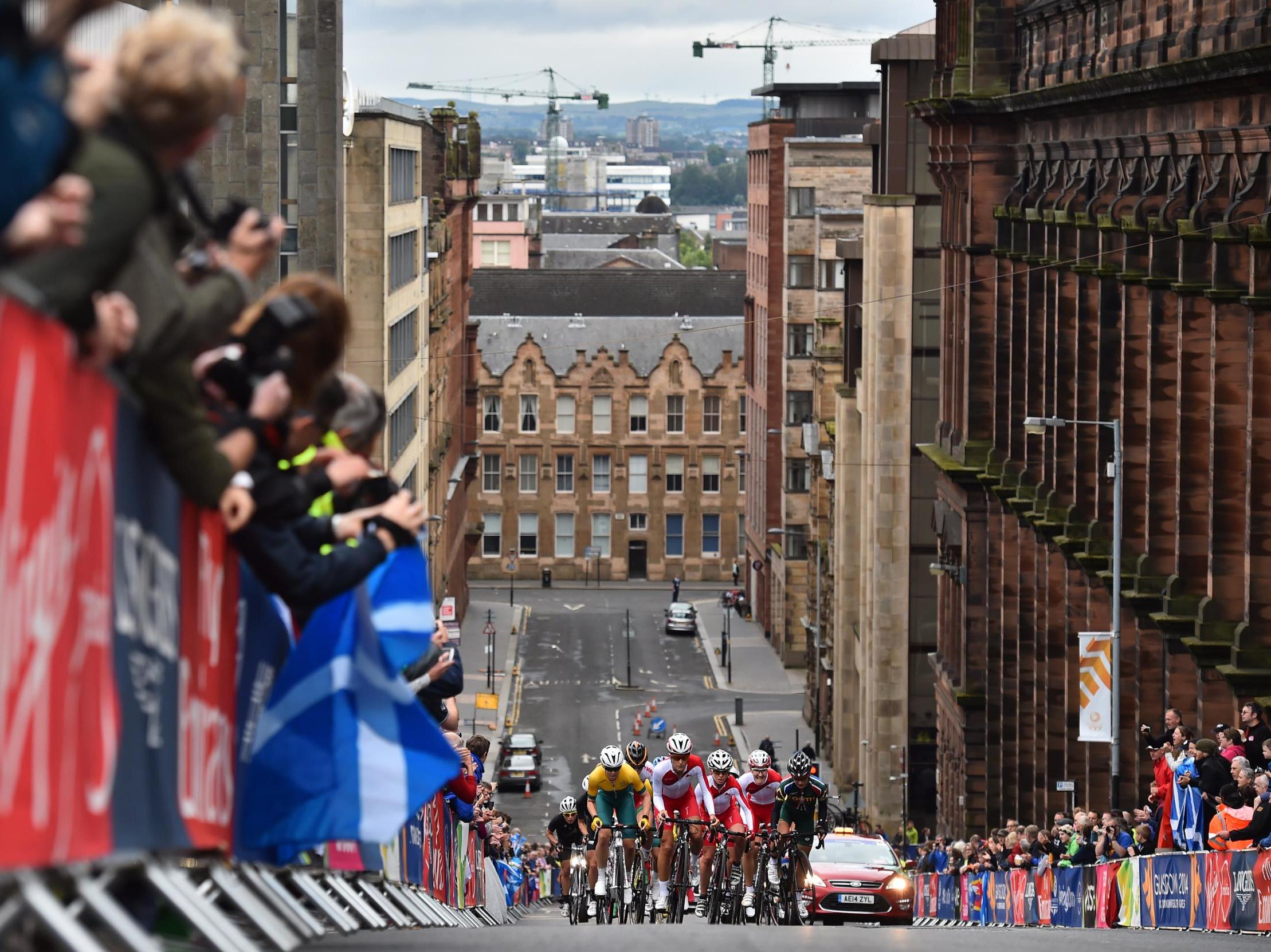 The women’s road race draws a crowd in Glasgow during the 2014 Commonwealth Games (Getty)