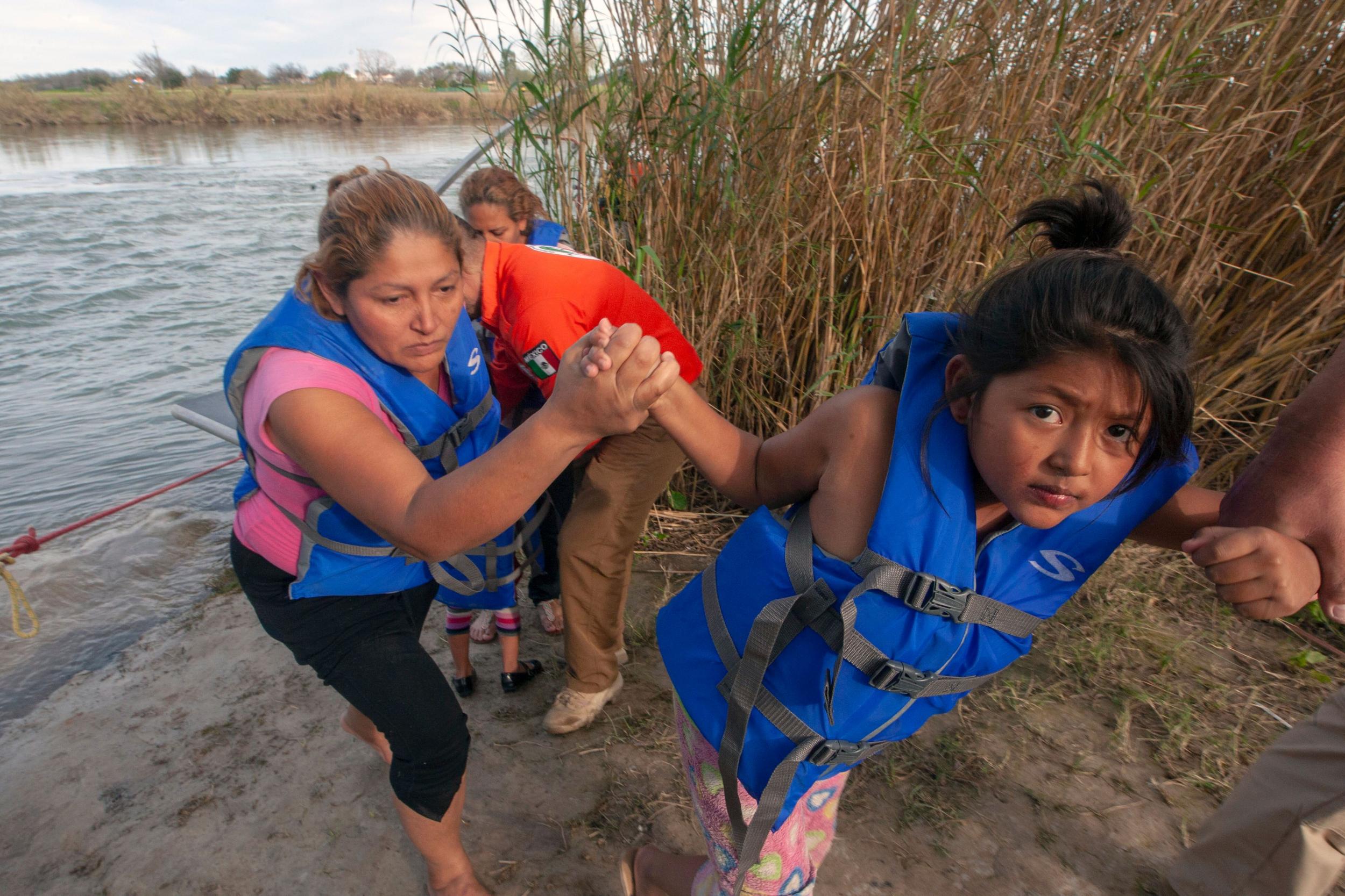 Central American migrants are rescued by members of the Beta group of the National Mexican Institute of Migrationas they try to cross the Rio Bravo in Coahuila state, Mexico, on February 15, 2019. (Julio Cesar AGUILAR / AFP)