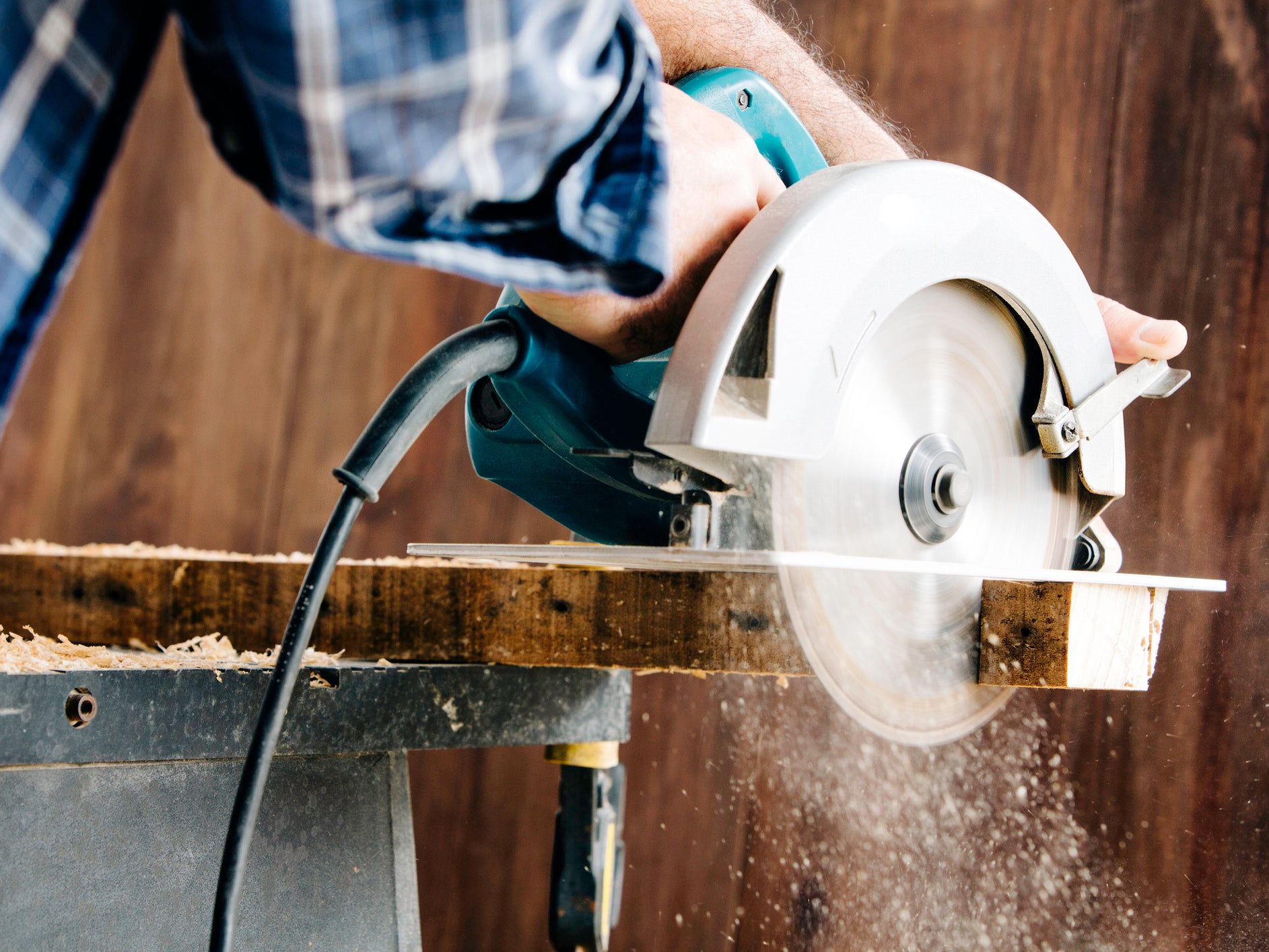 The woman's hand was cut off using a circular saw