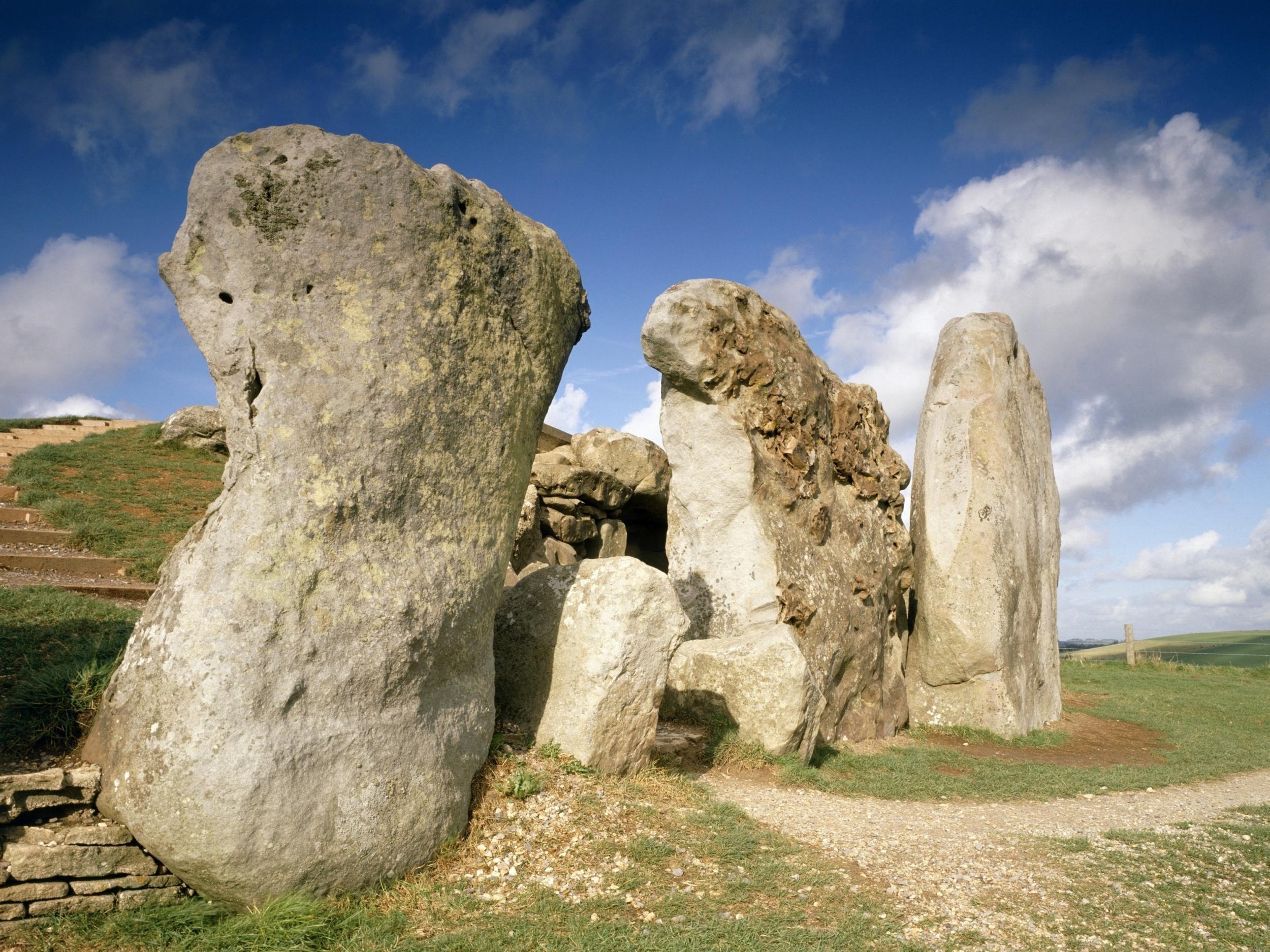 Feasts were held at ritual sites, including Avebury