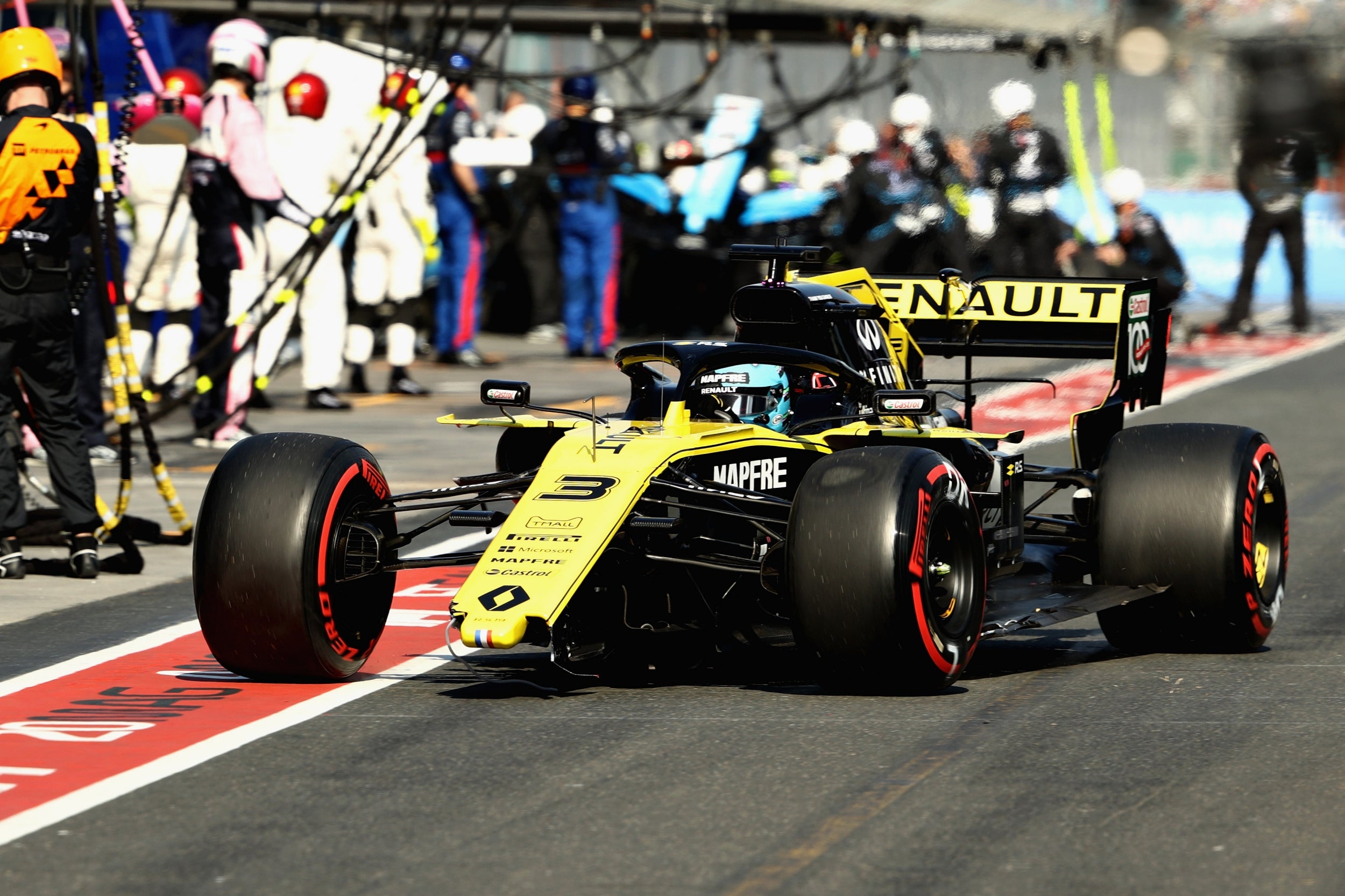 Ricciardo's Renault debut ended before it really began (Getty)