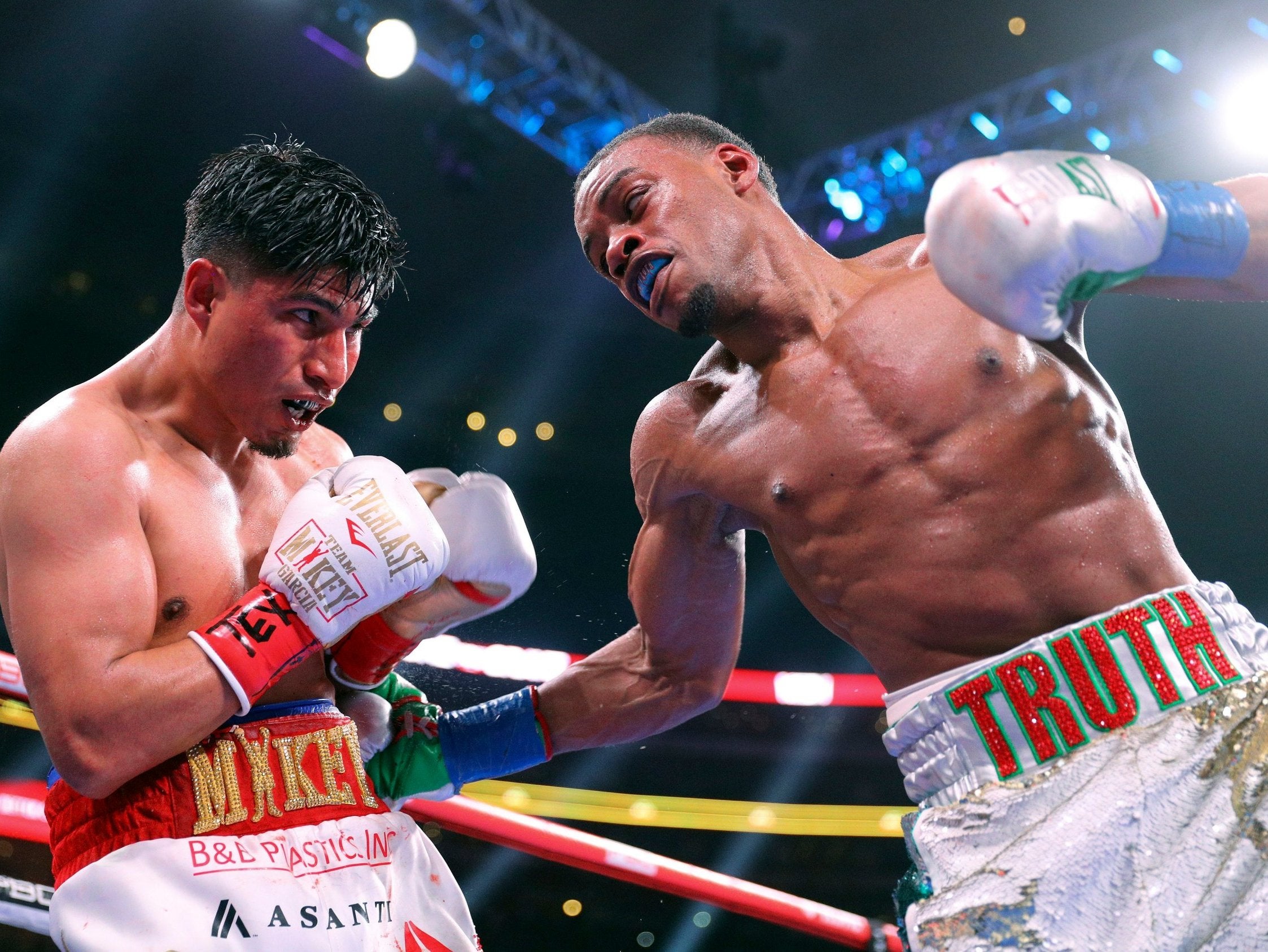 Errol Spence dominated Mikey Garcia from start to finish