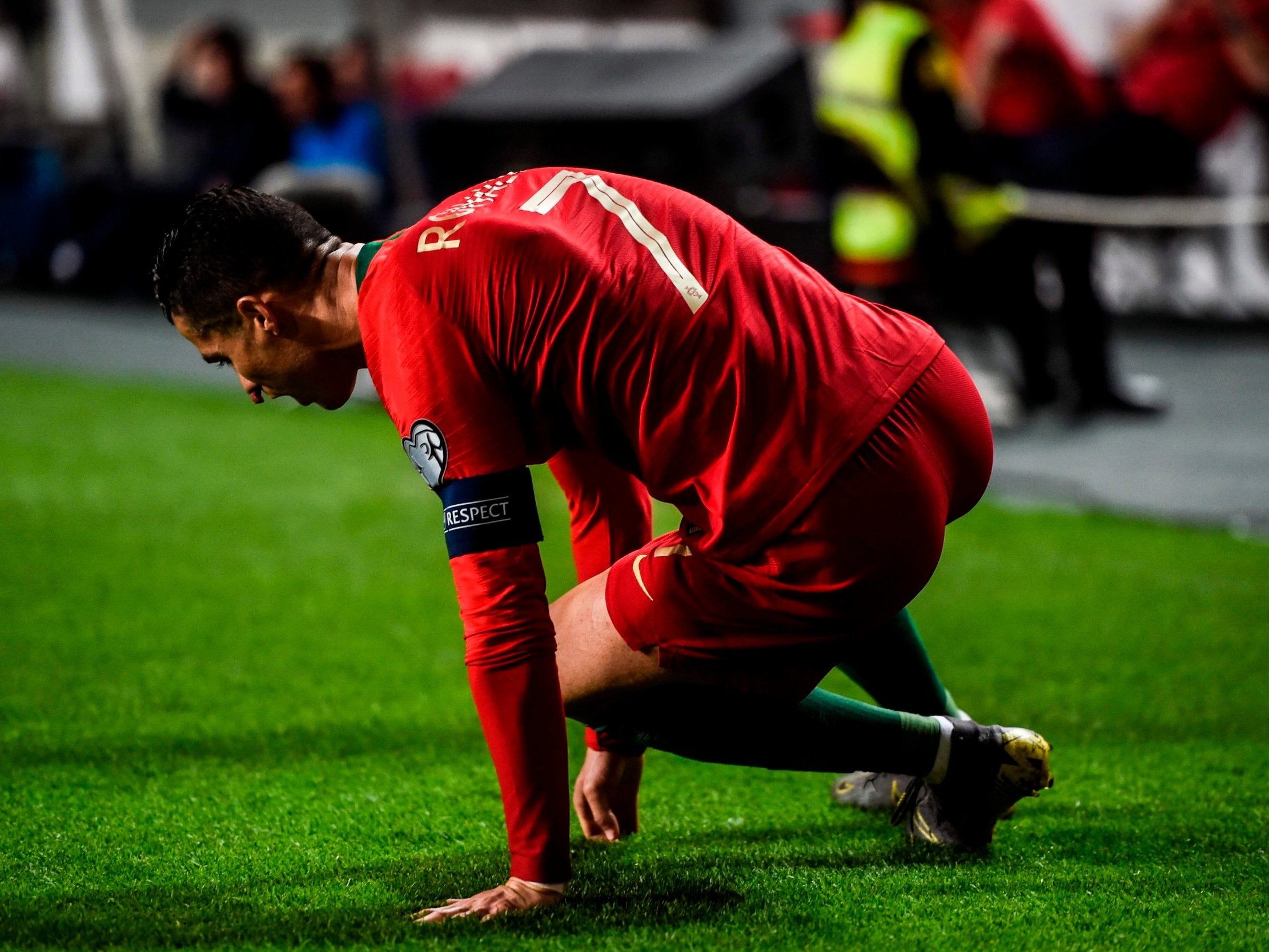 Cristiano Ronaldo pulls up with an injury against Serbia (AFP/Getty)