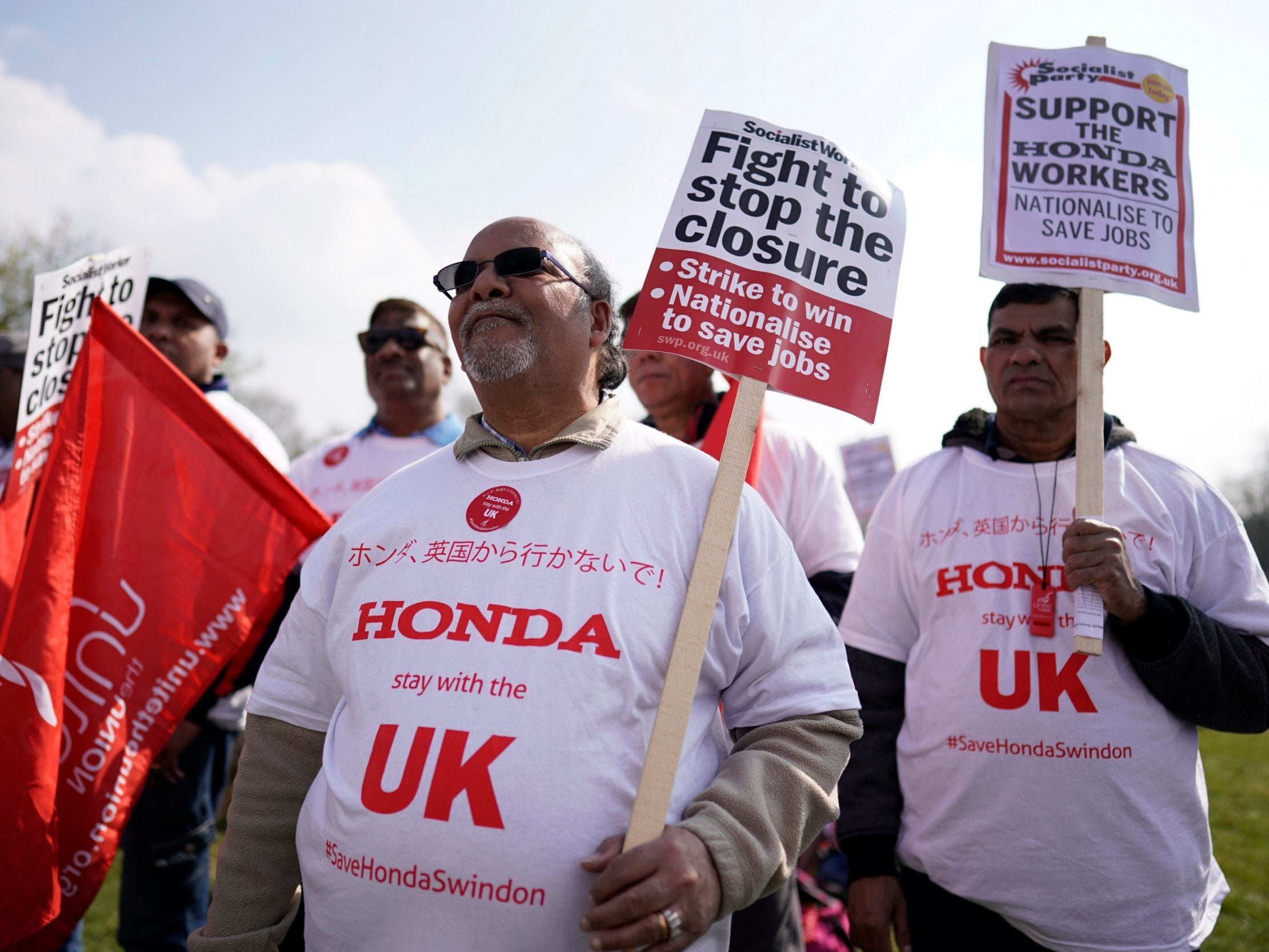 Campaigners take part in Swindon march