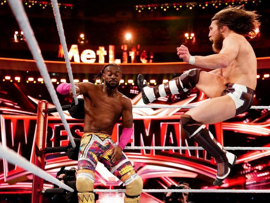 Kofi Kingston and Daniel Bryan battle at Wrestlemania (WWE )